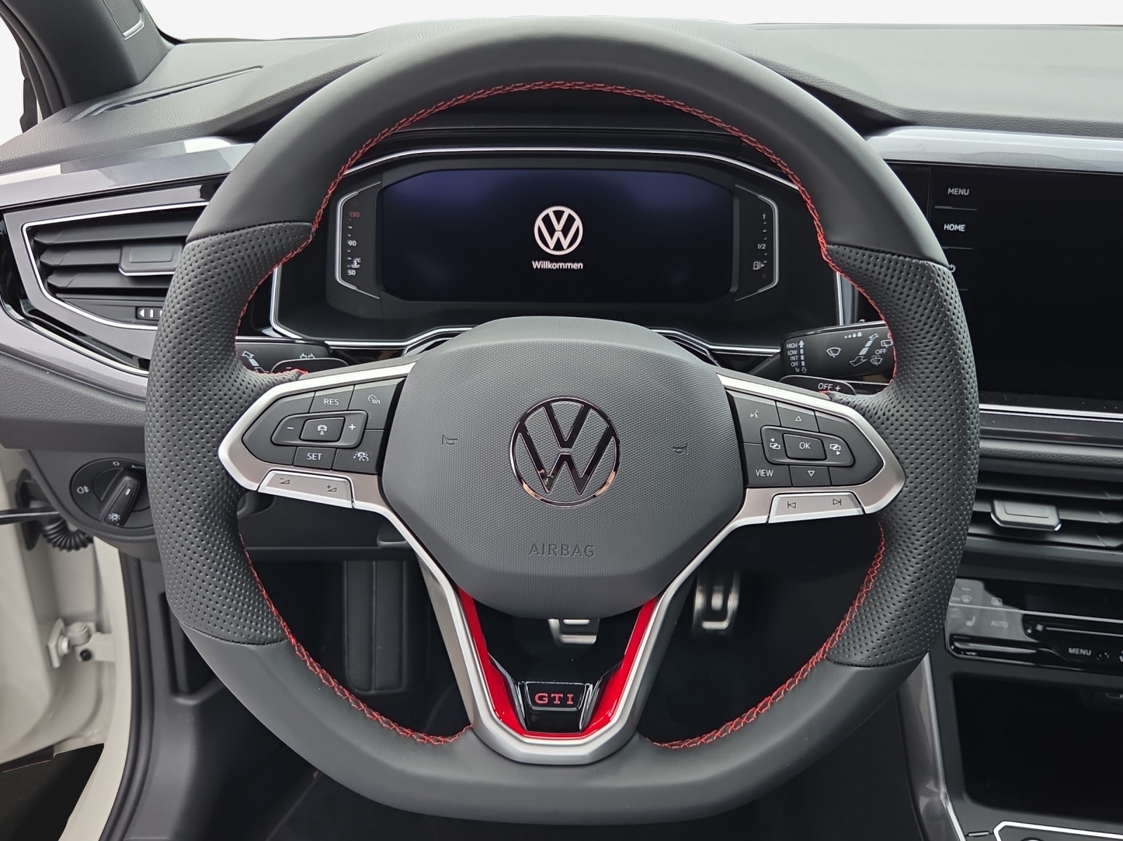 VW Polo 2.0 TSI GTI DSG-image-10