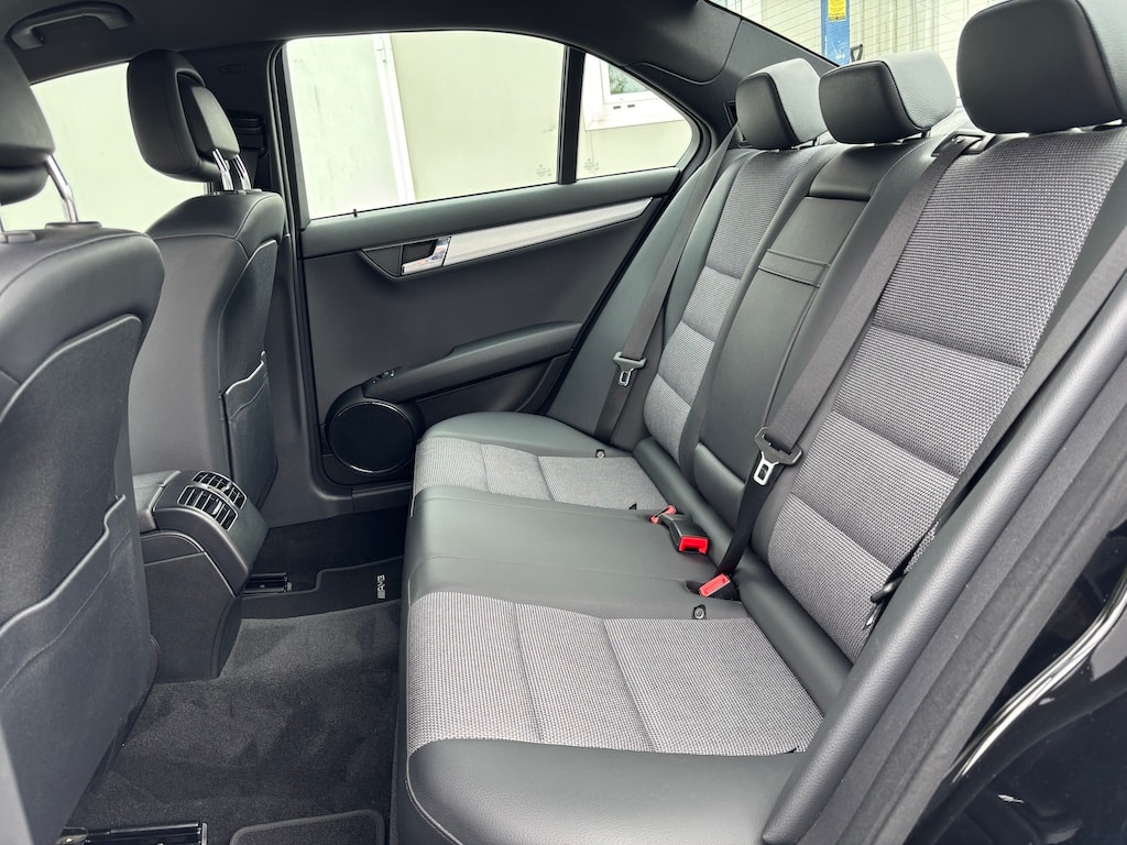 MERCEDES-BENZ C 180 Kompressor BlueEff. AMG Line Avantgarde Aut.-image-11