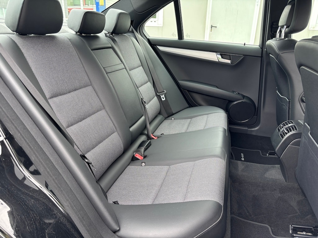 MERCEDES-BENZ C 180 Kompressor BlueEff. AMG Line Avantgarde Aut.-image-12