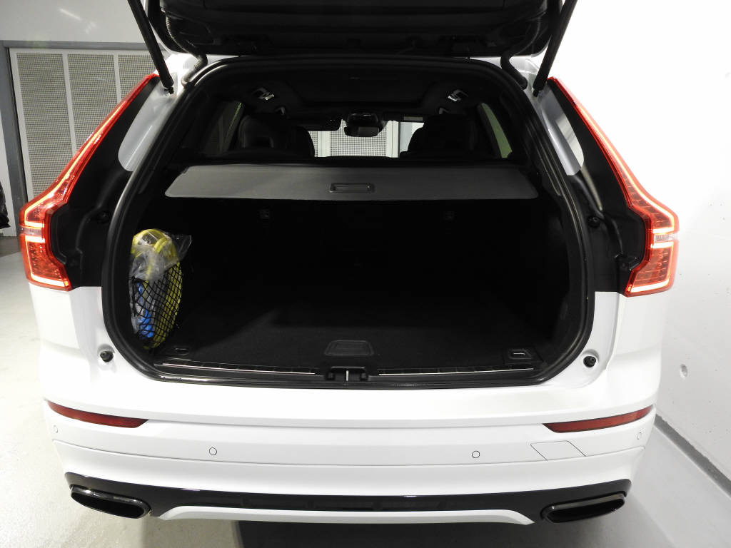 VOLVO XC60 2.0 T8 TE Polestar eAWD-image-9