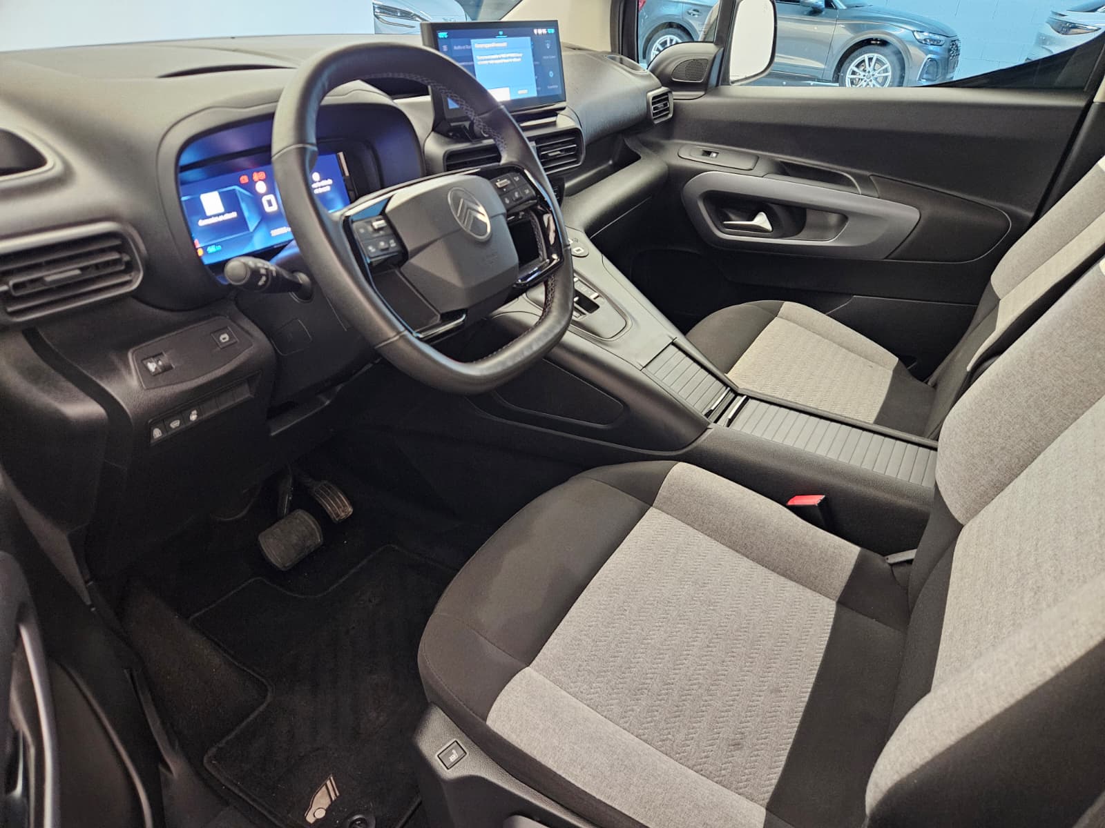 CITROEN Berlingo 1.5 BlueHDi 130 XL 7 Plätze Max EAT8-image-10