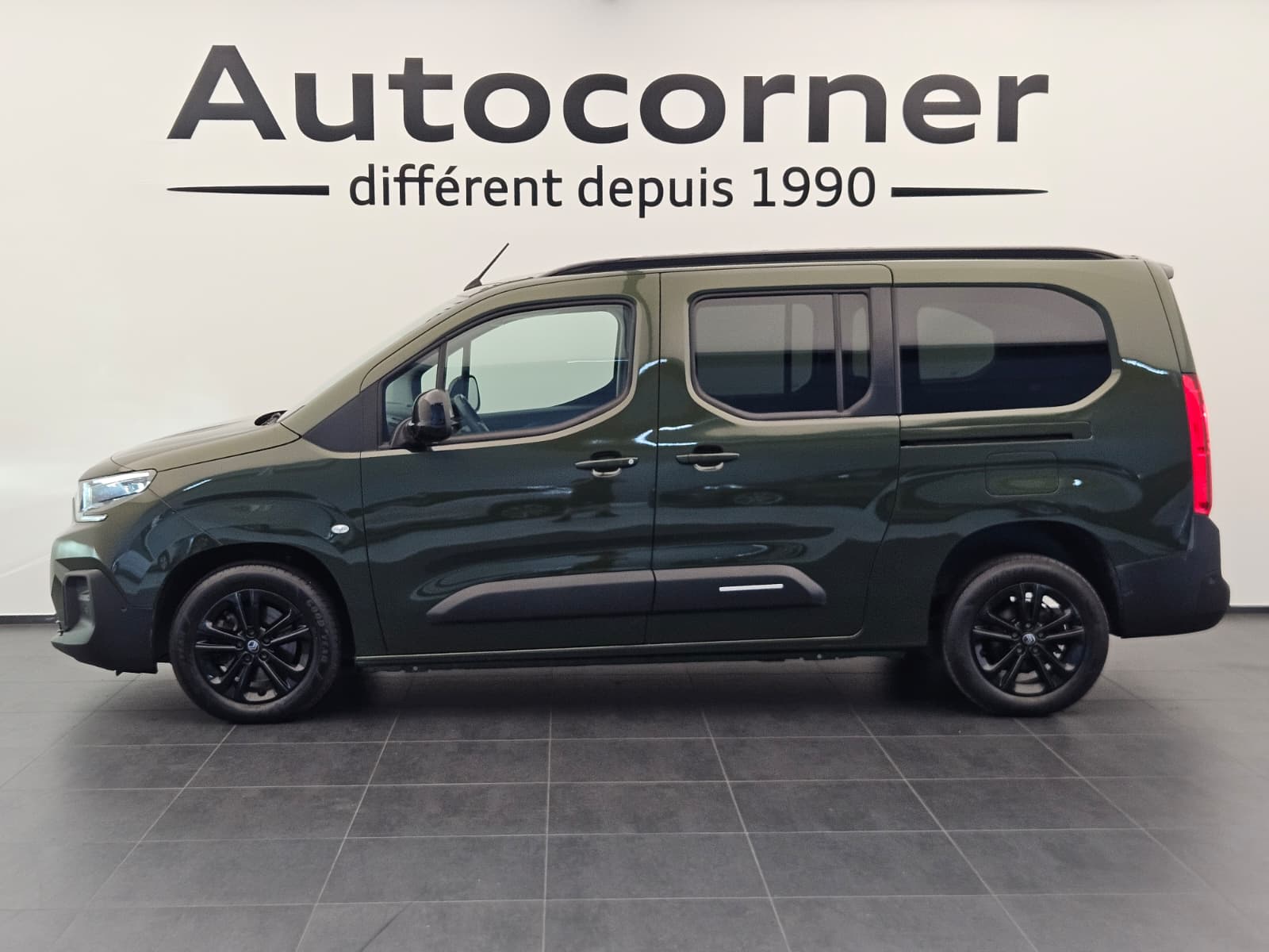 CITROEN Berlingo 1.5 BlueHDi 130 XL 7 Plätze Max EAT8-image-1