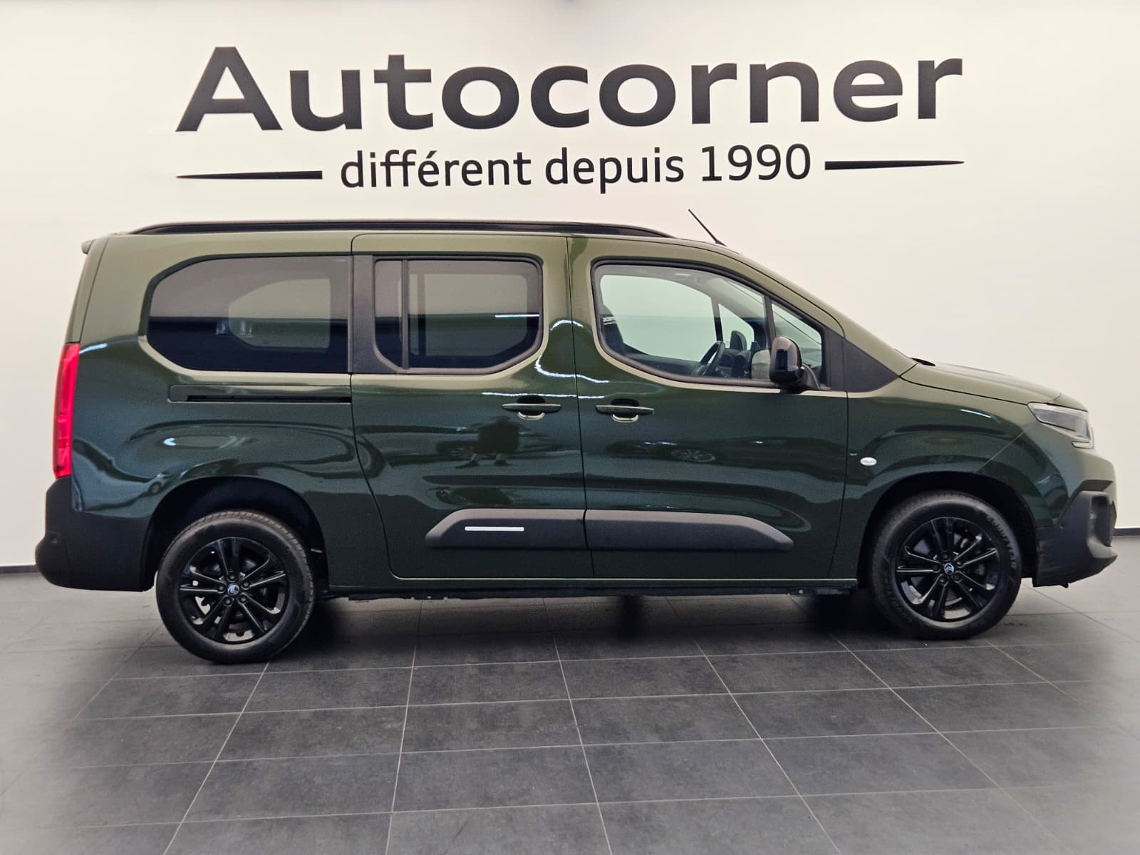 CITROEN Berlingo 1.5 BlueHDi 130 XL 7 Plätze Max EAT8-image-5