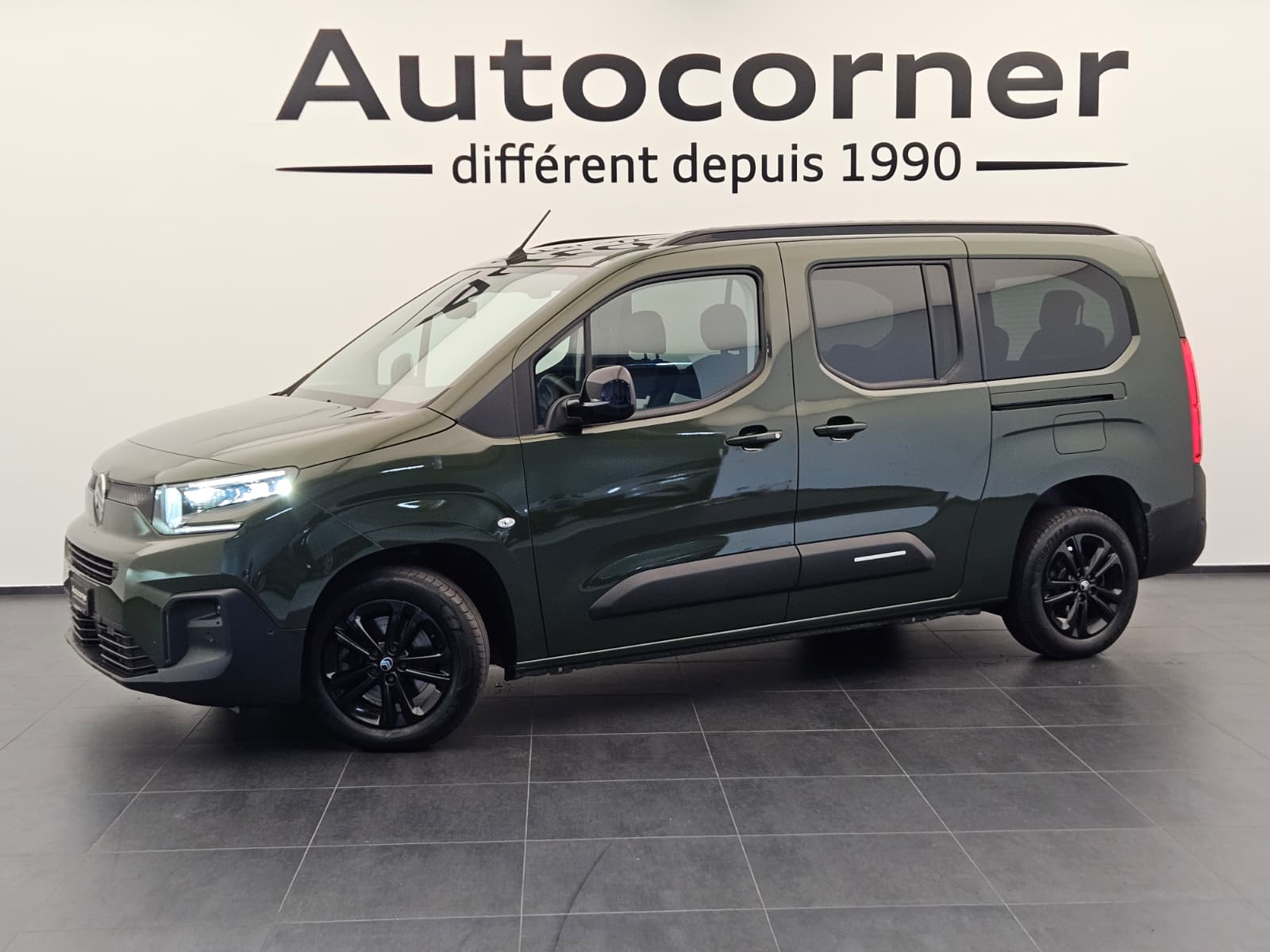 CITROEN Berlingo 1.5 BlueHDi 130 XL 7 Plätze Max EAT8-image-0