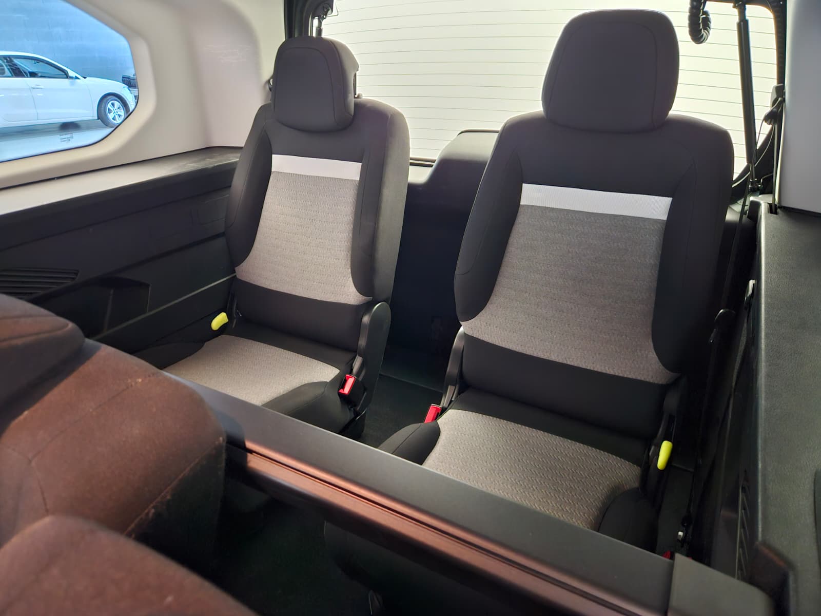 CITROEN Berlingo 1.5 BlueHDi 130 XL 7 Plätze Max EAT8-image-14