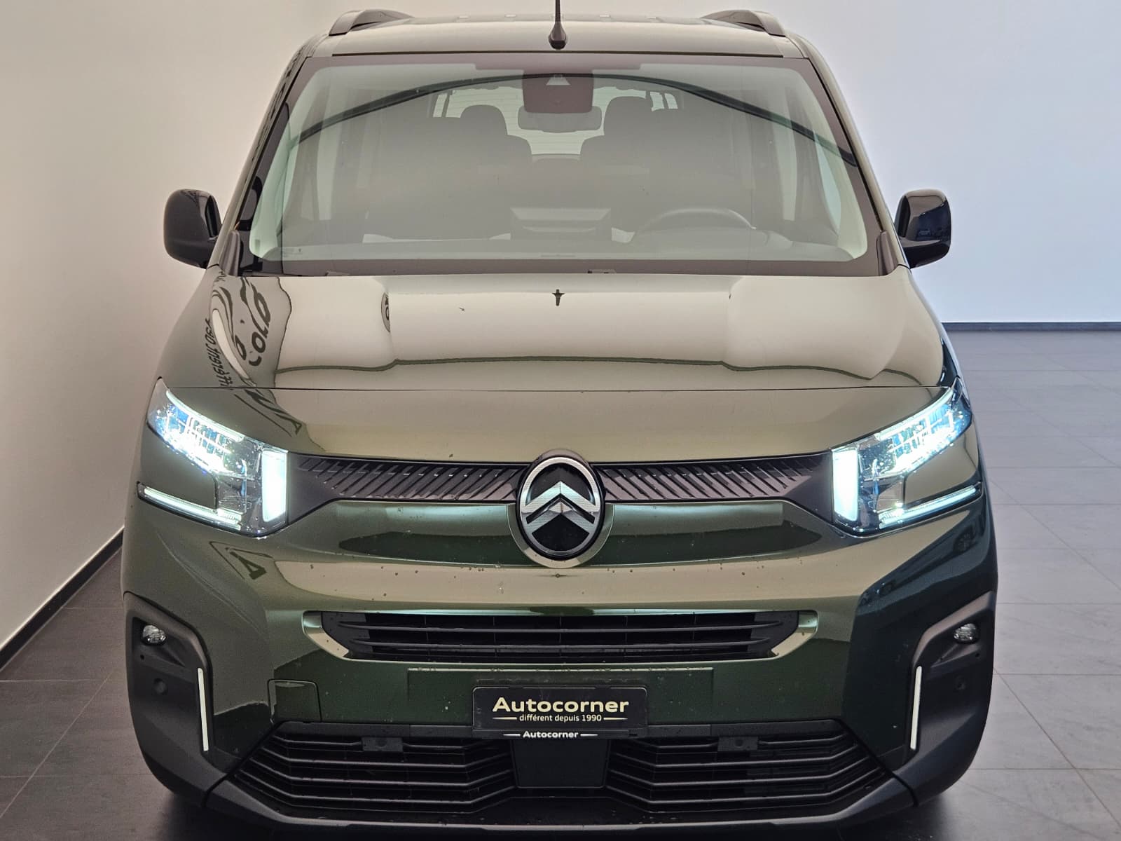 CITROEN Berlingo 1.5 BlueHDi 130 XL 7 Plätze Max EAT8-image-3