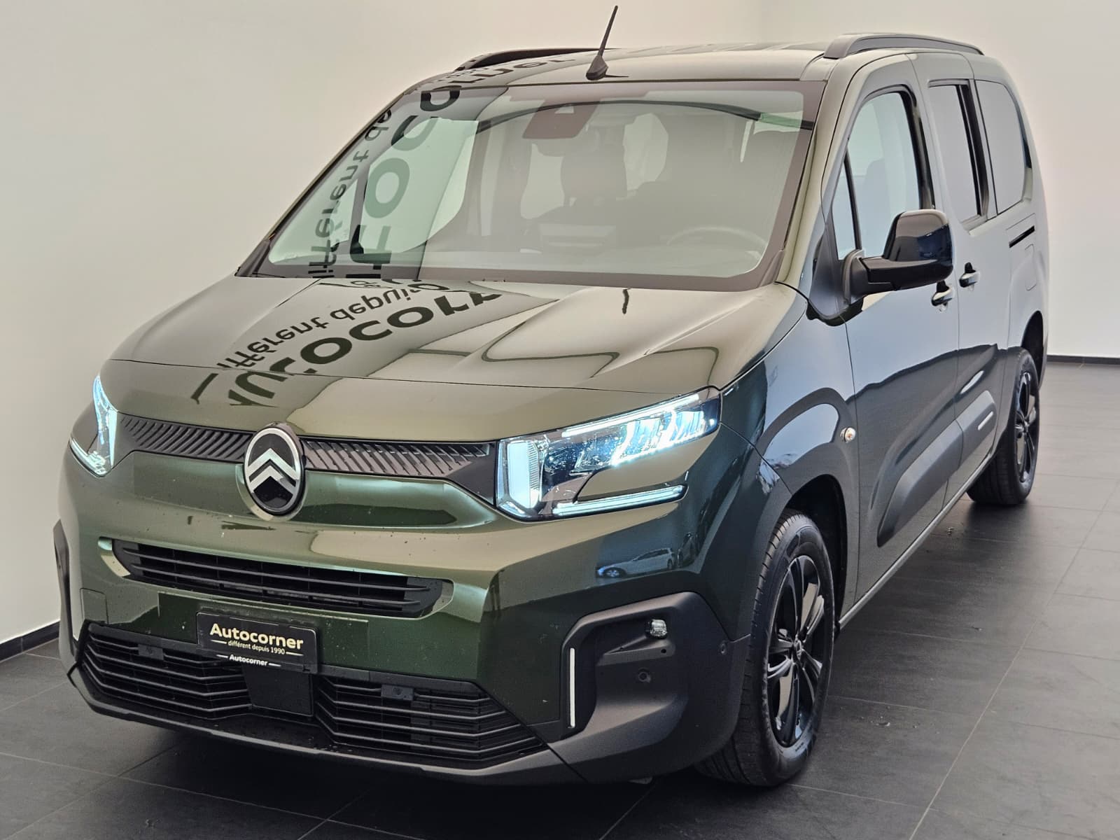CITROEN Berlingo 1.5 BlueHDi 130 XL 7 Plätze Max EAT8-image-2