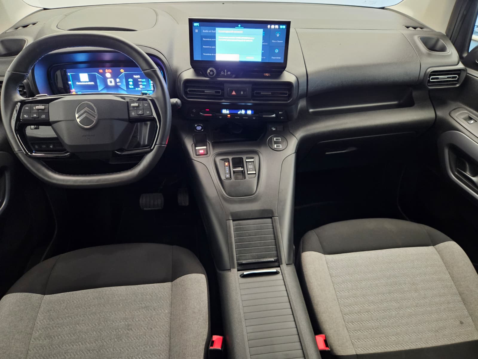 CITROEN Berlingo 1.5 BlueHDi 130 XL 7 Plätze Max EAT8-image-9