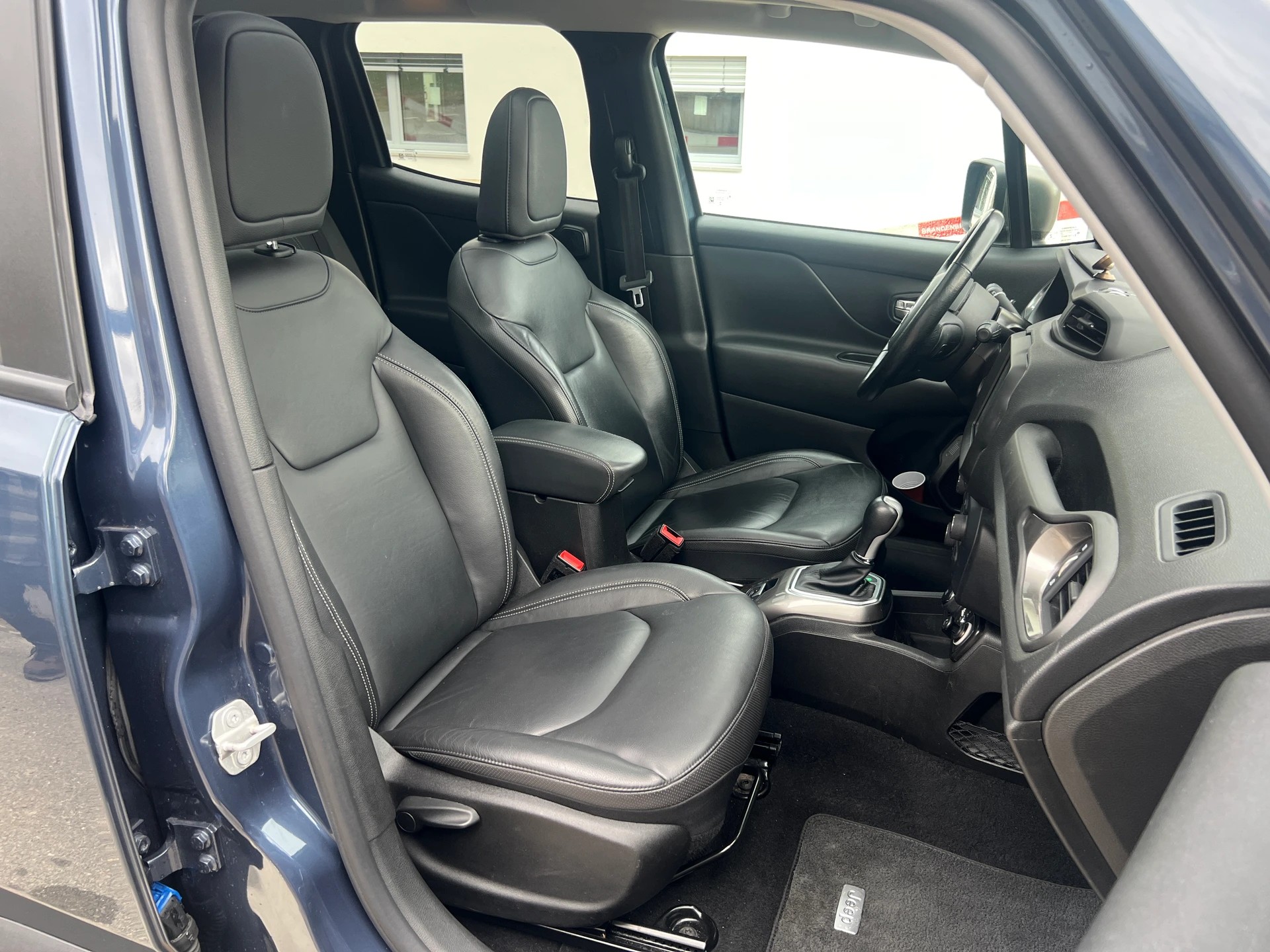 JEEP Renegade 1.3 Turbo Limited AWD * Leder * Panoramadach *-image-12