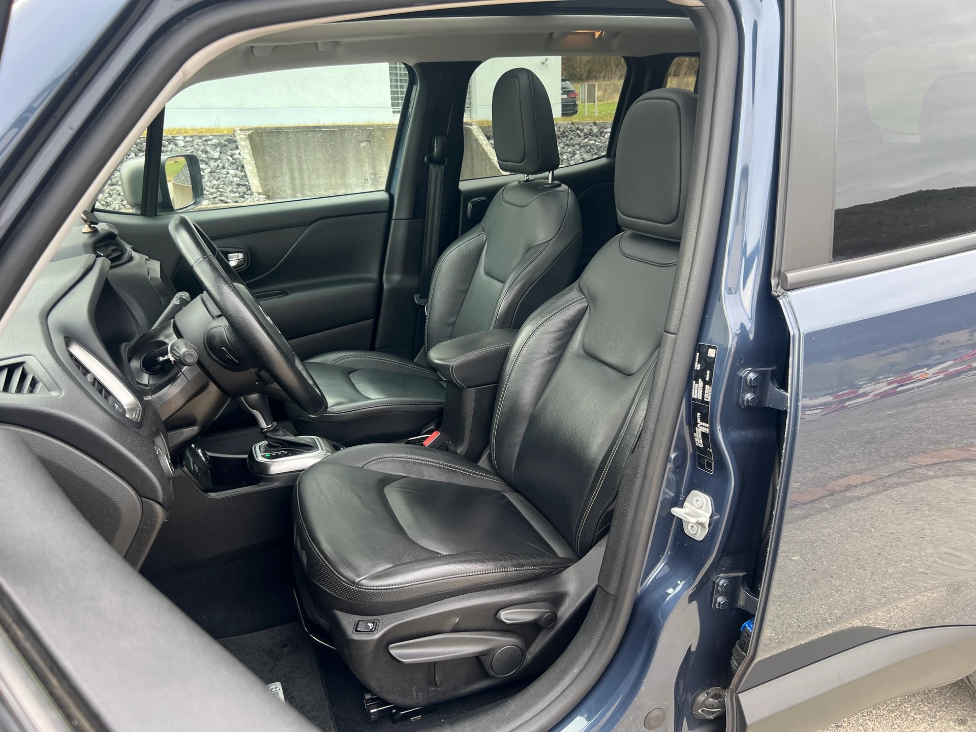 JEEP Renegade 1.3 Turbo Limited AWD * Leder * Panoramadach *-image-11