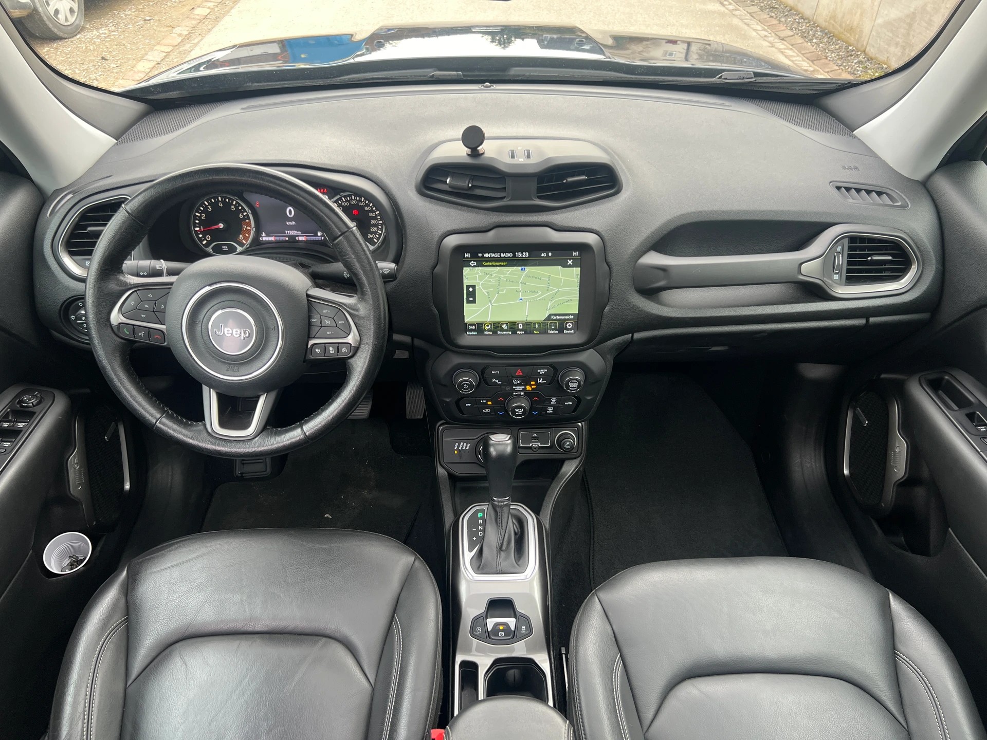 JEEP Renegade 1.3 Turbo Limited AWD * Leder * Panoramadach *-image-9