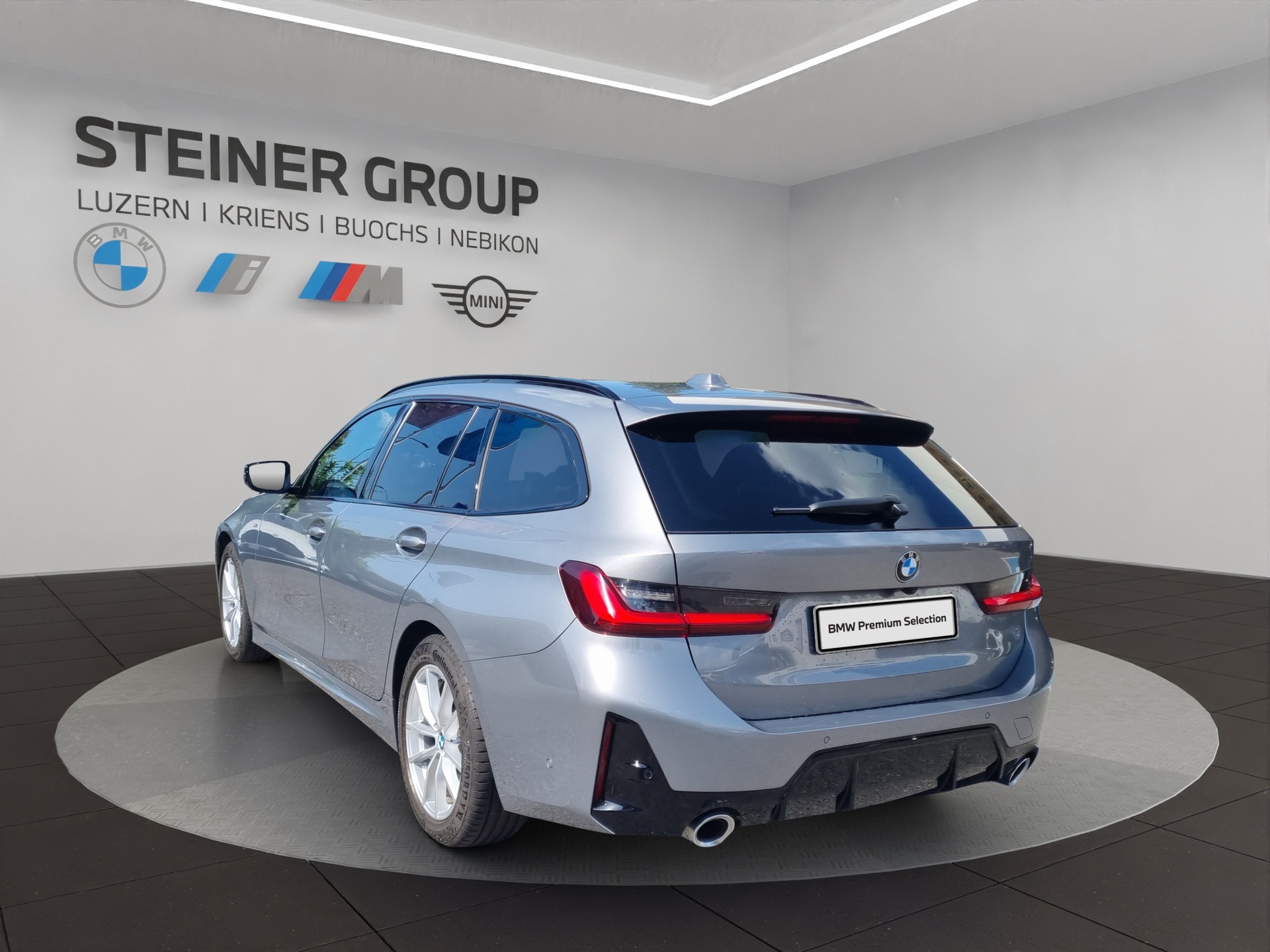BMW 320d xDrive 48V Touring Steptronic M Sport-image-6