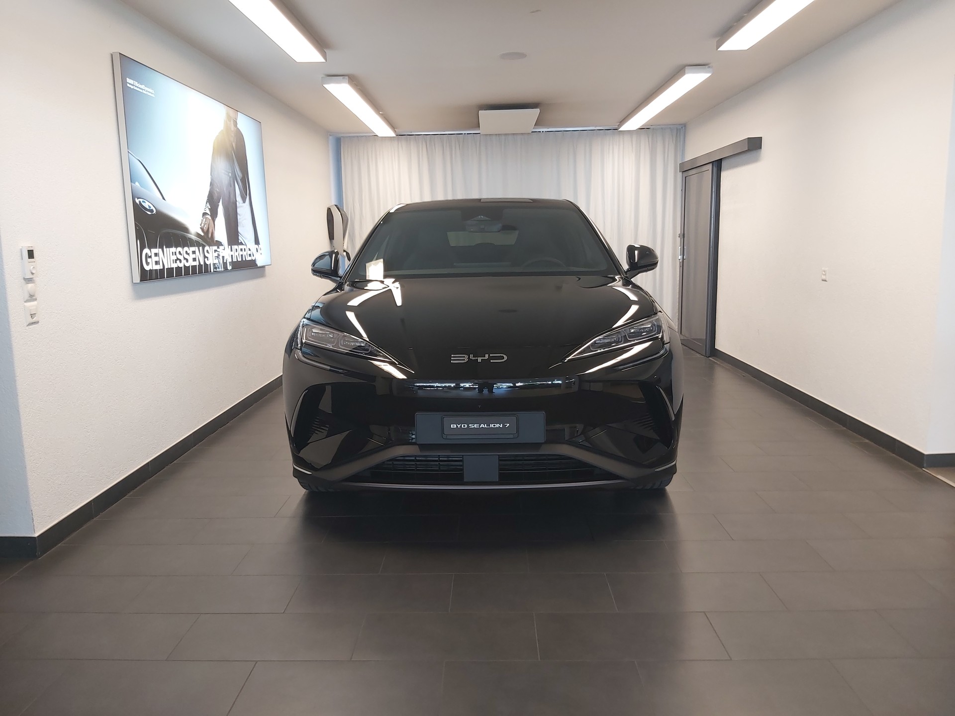 BYD Sealion 7 Excellence AWD-showroom-element-1