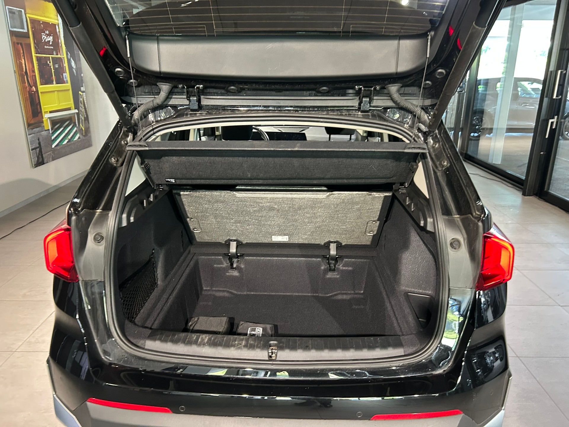 BMW X1 sDrive 18i-image-21