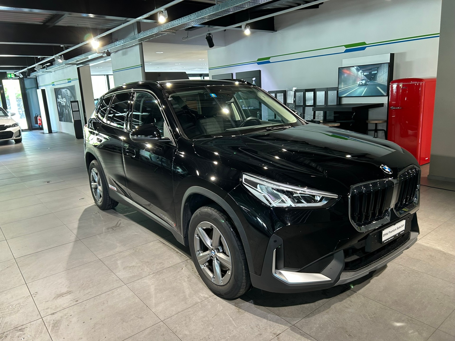 BMW X1 sDrive 18i-image-1