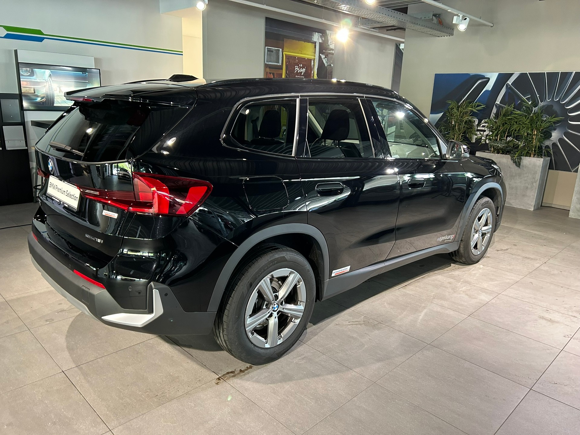 BMW X1 sDrive 18i-image-17