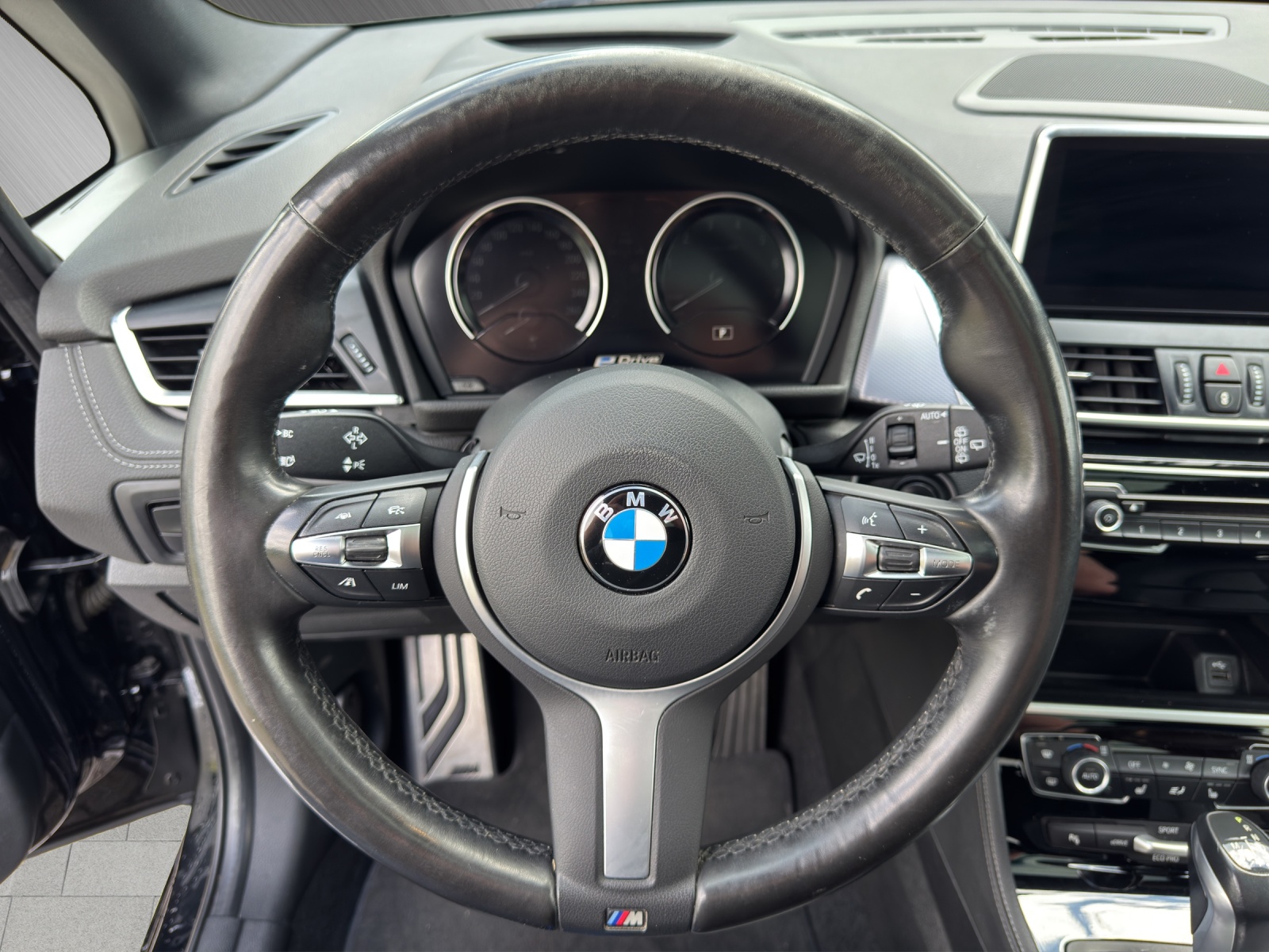 BMW 225xe Active Tourer-image-9