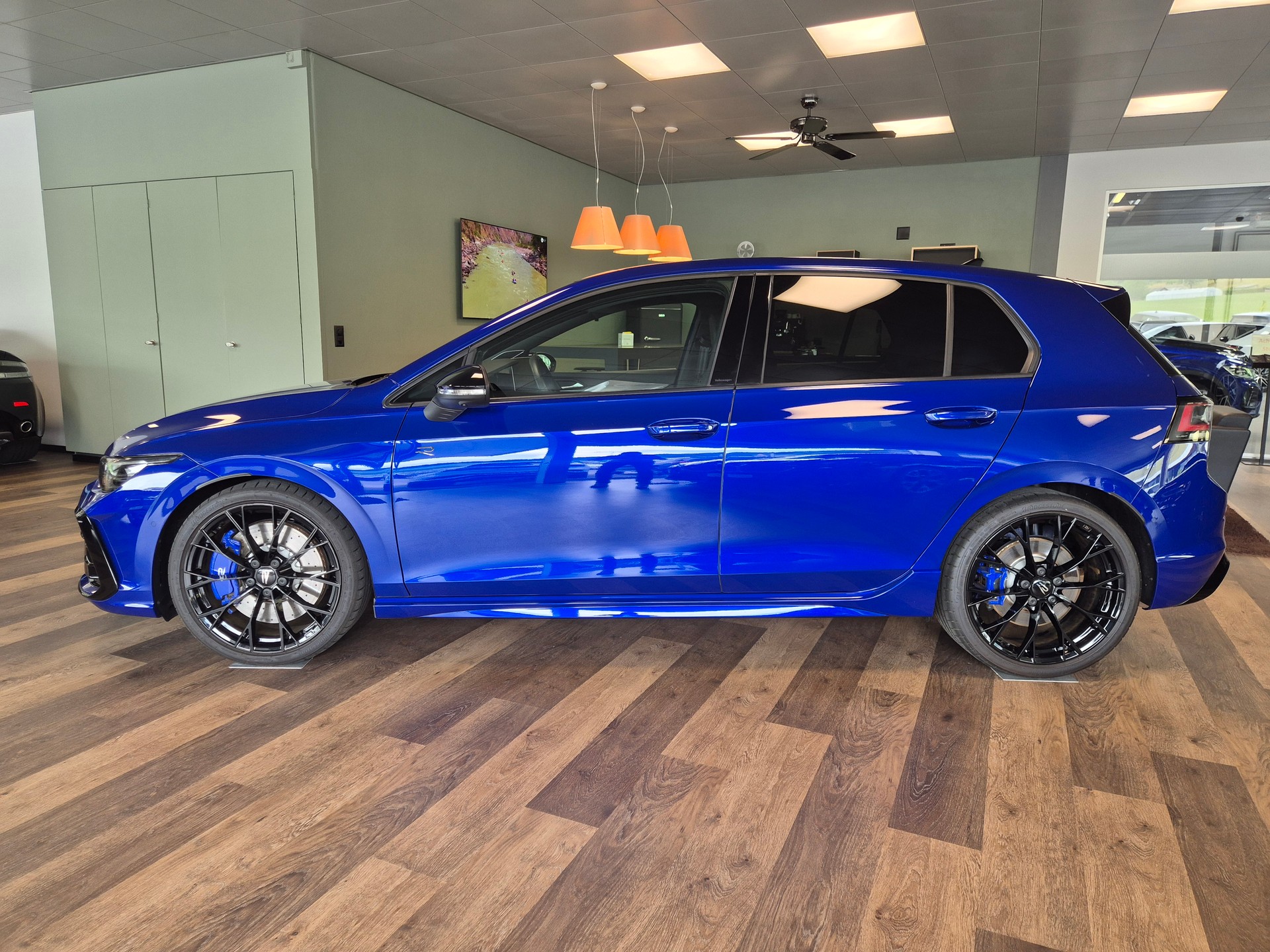 VW Golf 2.0 TSI R DSG 4 Motion-image-1