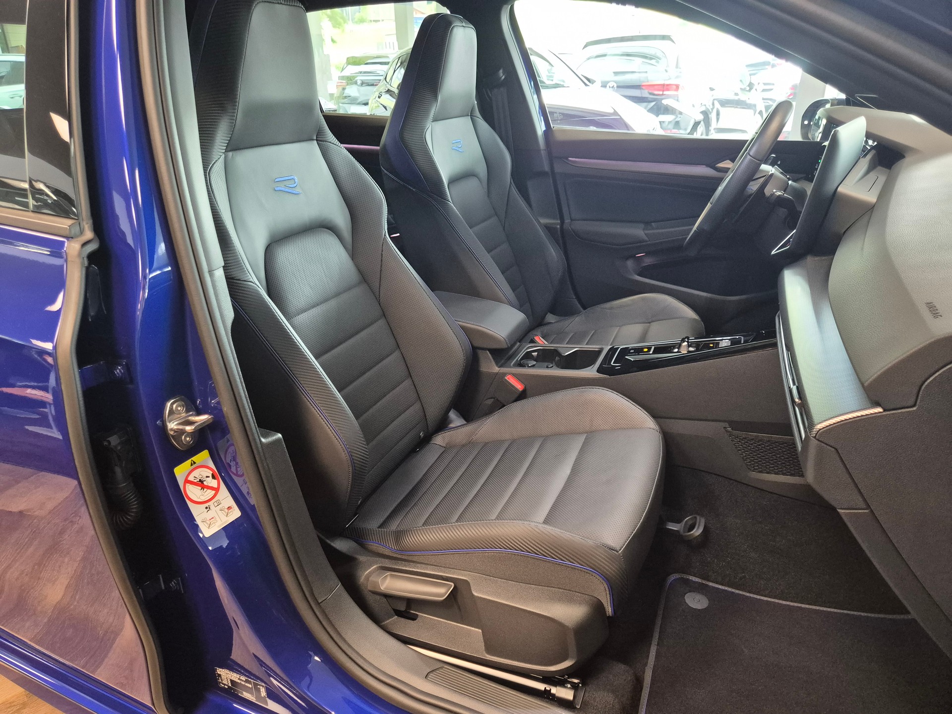 VW Golf 2.0 TSI R DSG 4 Motion-image-16