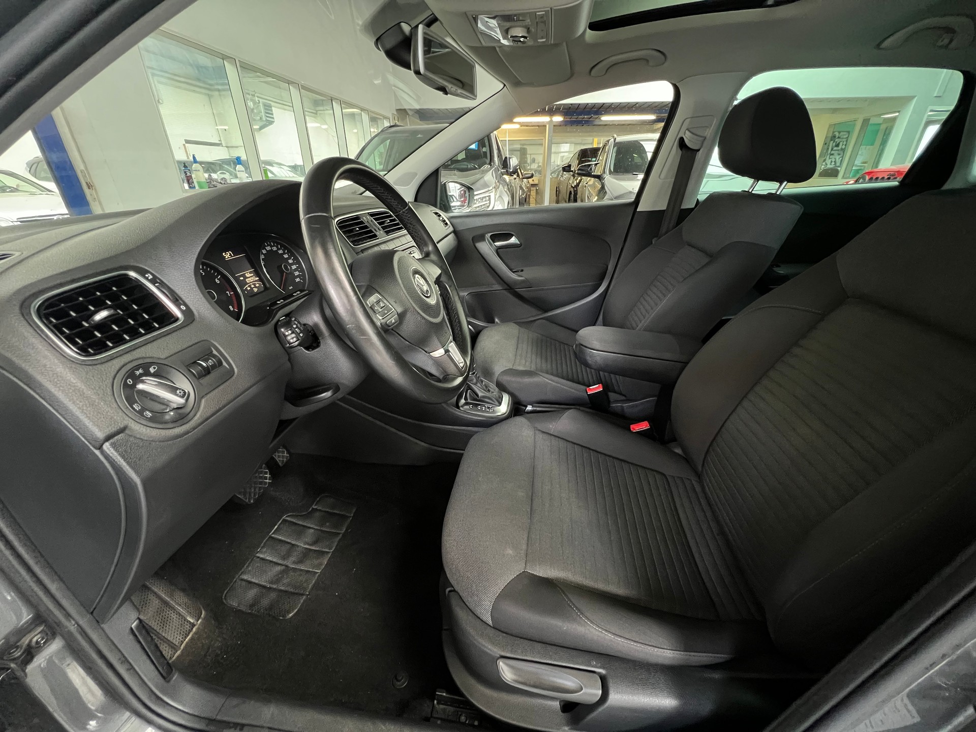 VW Polo 1.2 TSI R-Line Design DSG-image-7