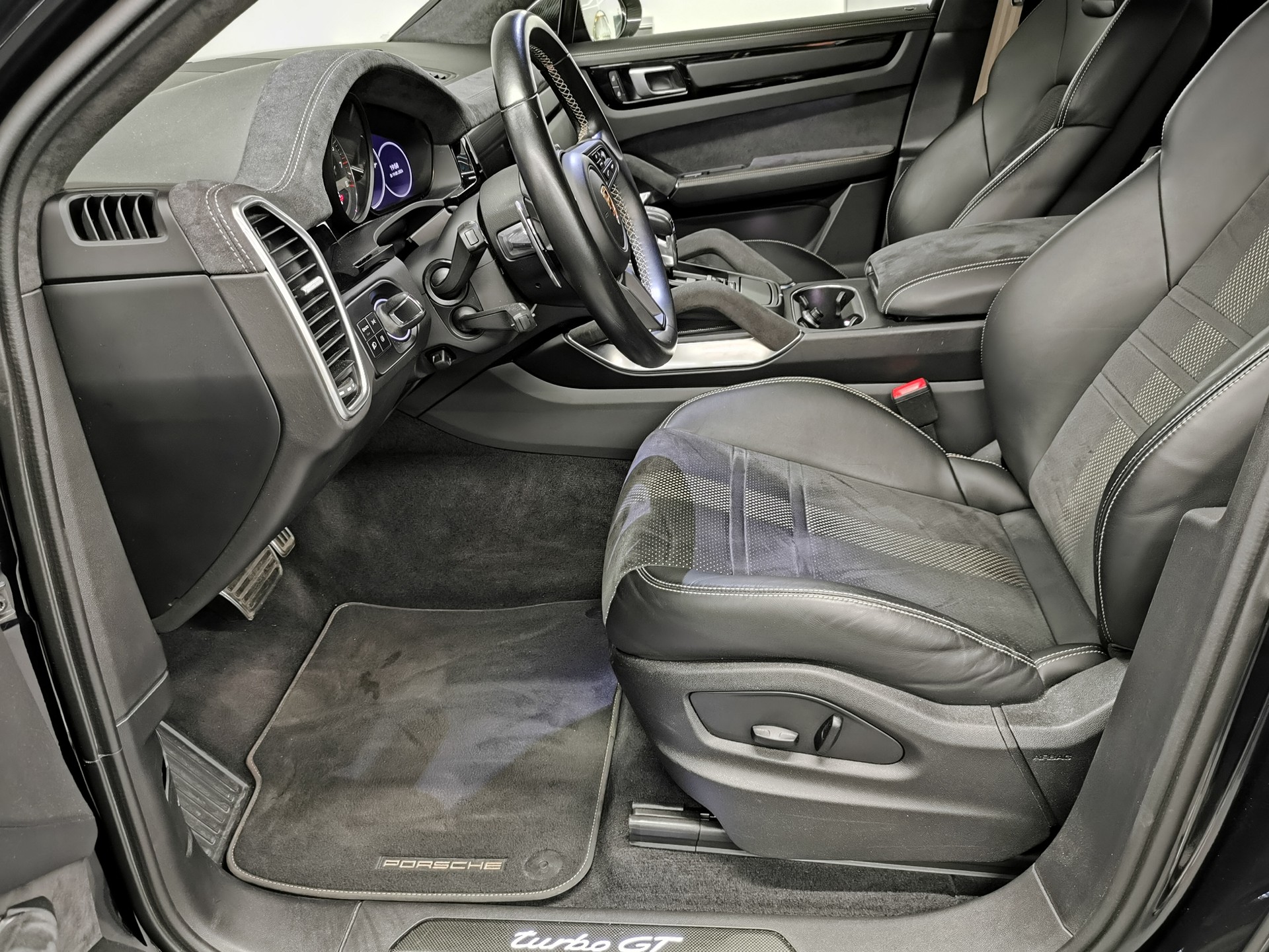 PORSCHE Cayenne Turbo GT PTS-image-8