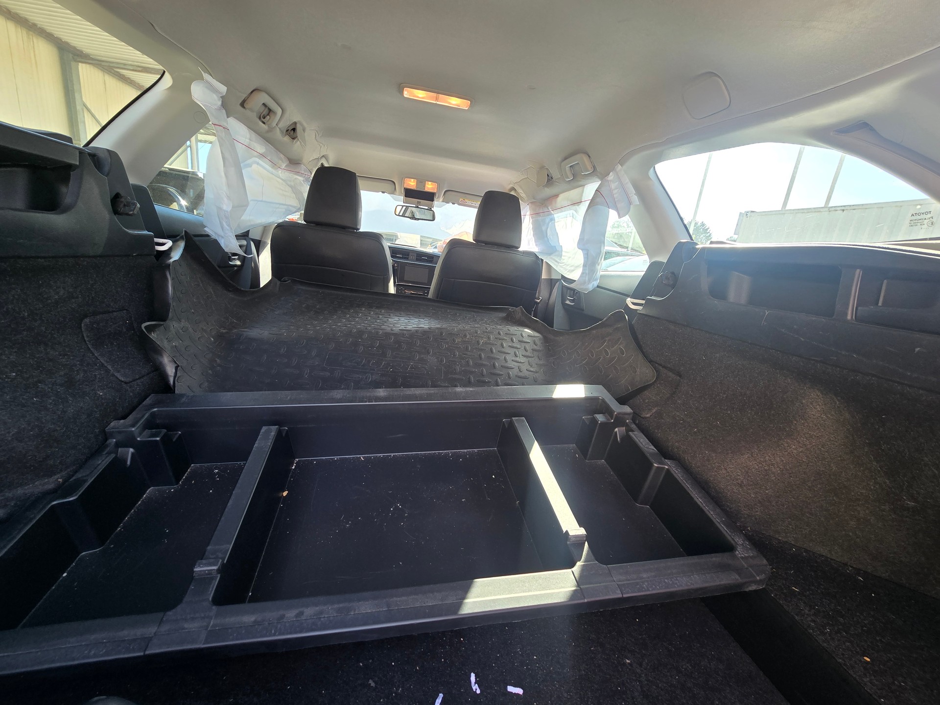 TOYOTA Auris Touring Sports 1.8 HSD Terra e-CVT-image-9