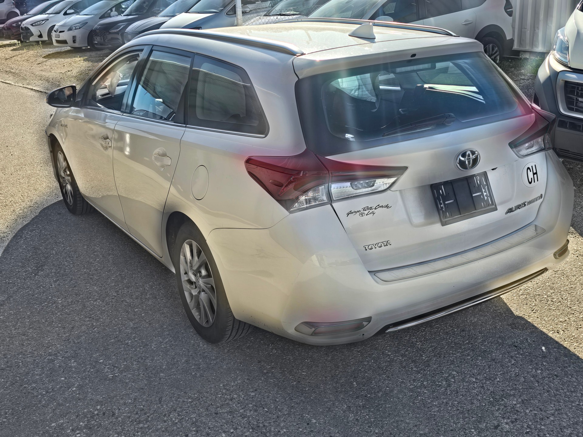TOYOTA Auris Touring Sports 1.8 HSD Terra e-CVT-image-4