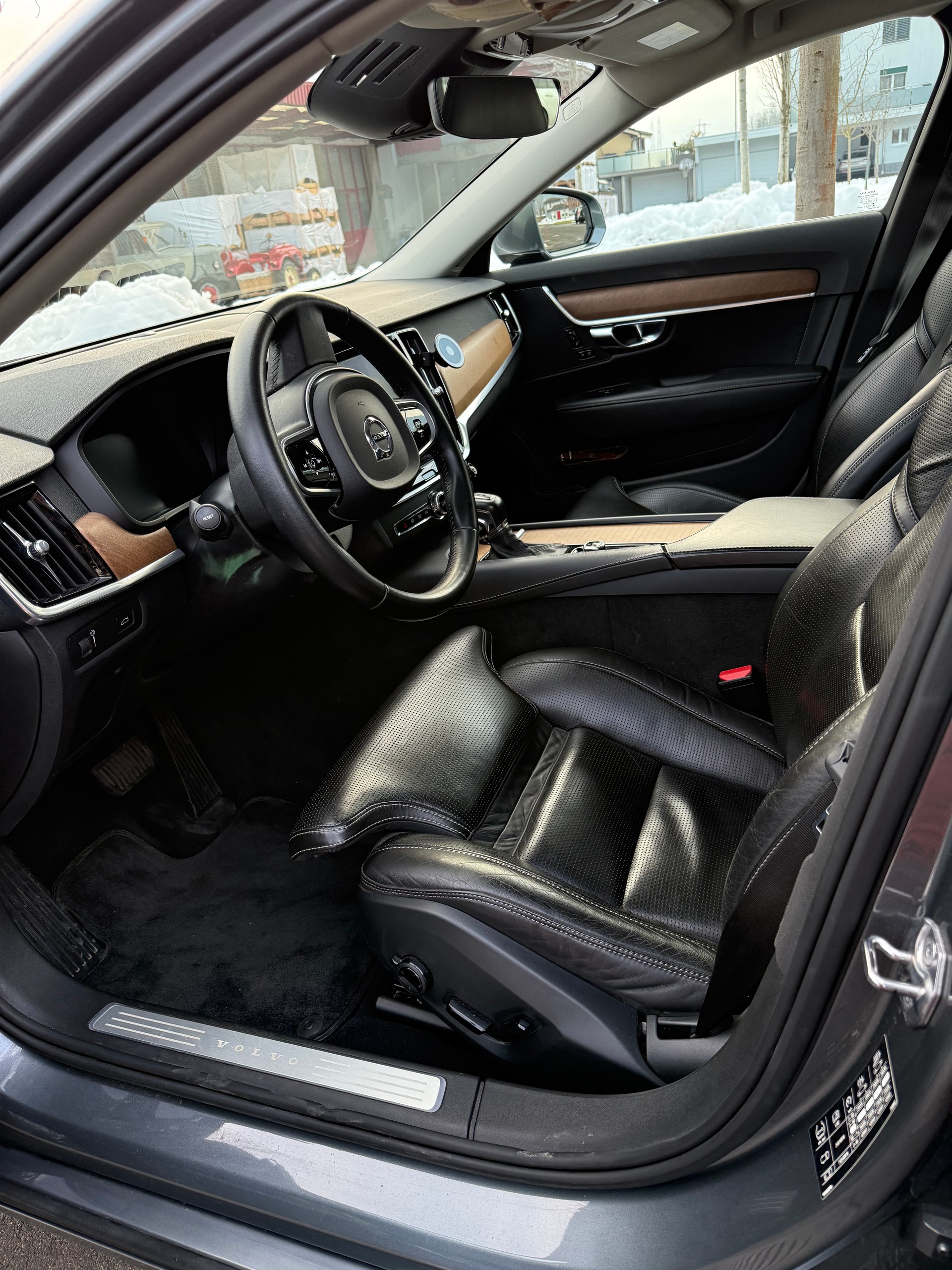 VOLVO 2.0 D5 Inscription AWD-image-13