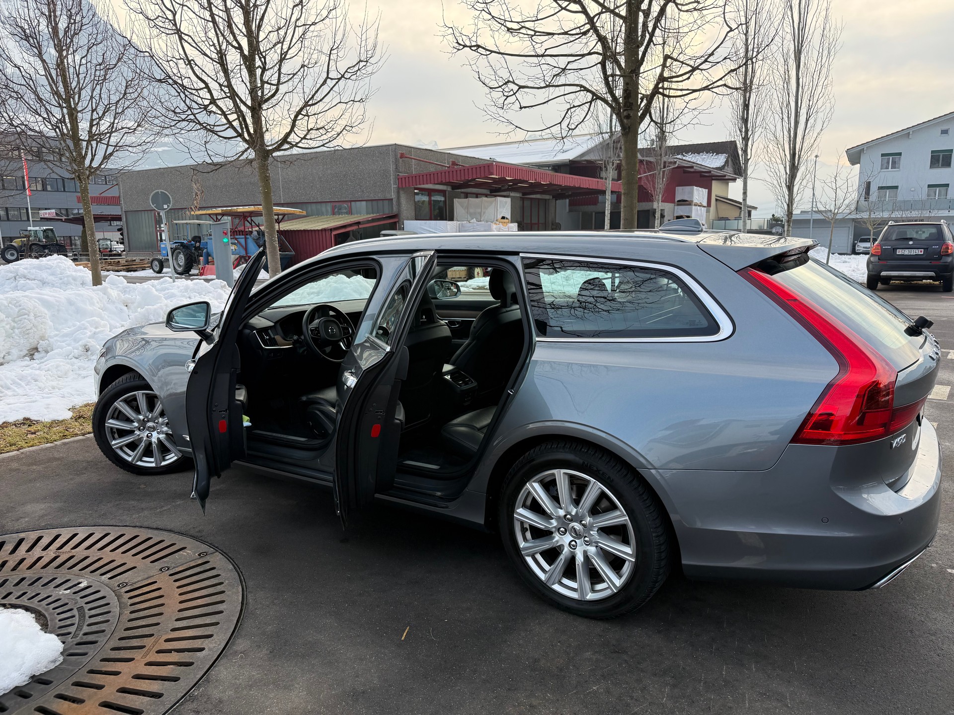 VOLVO 2.0 D5 Inscription AWD-image-3