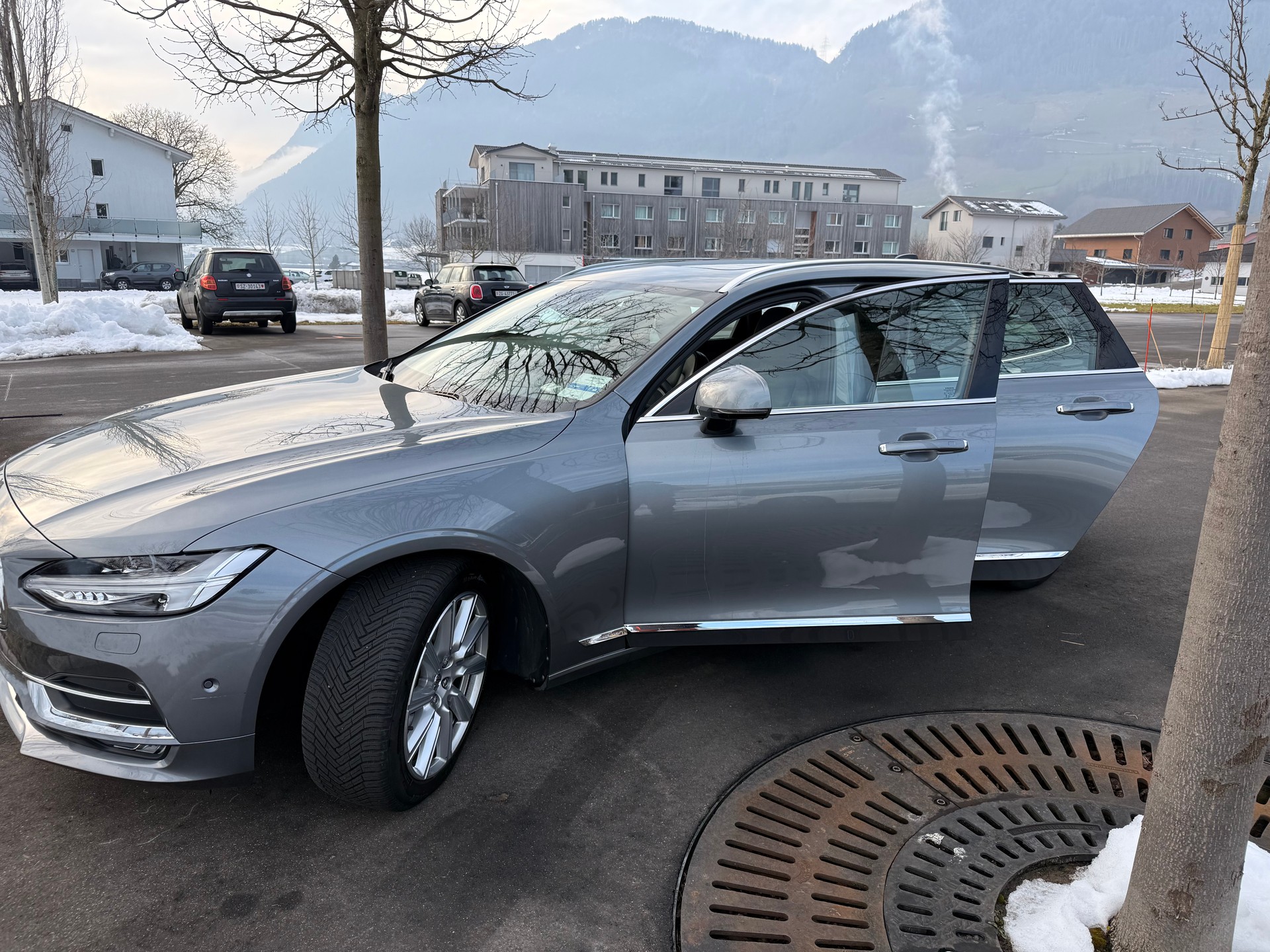 VOLVO 2.0 D5 Inscription AWD-image-1