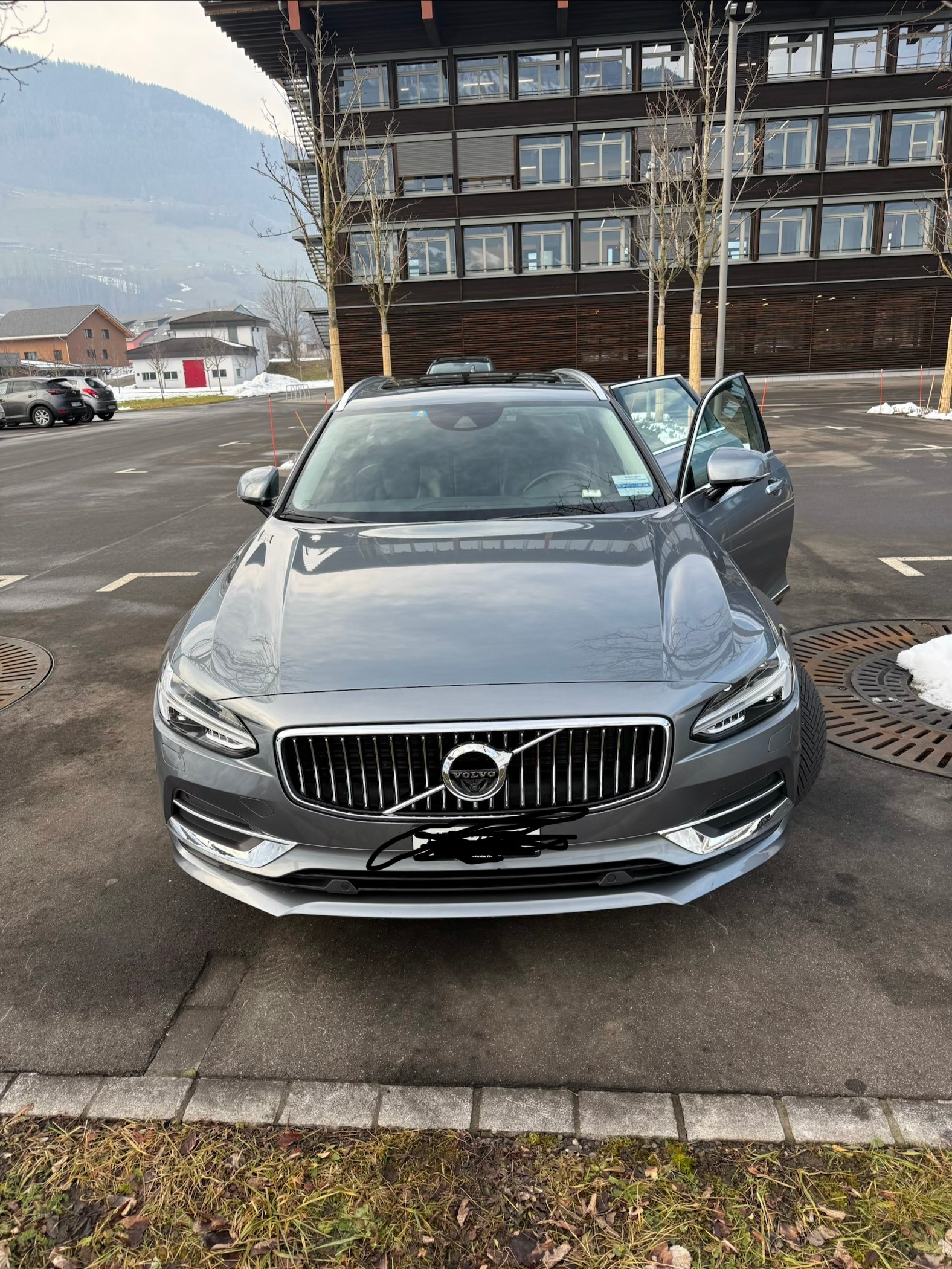 VOLVO 2.0 D5 Inscription AWD-image-0