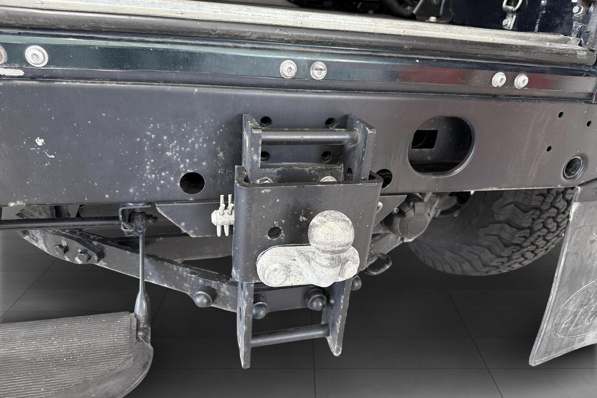 LAND ROVER Defender 90 2.2 TD4 Station Wagon-image-18