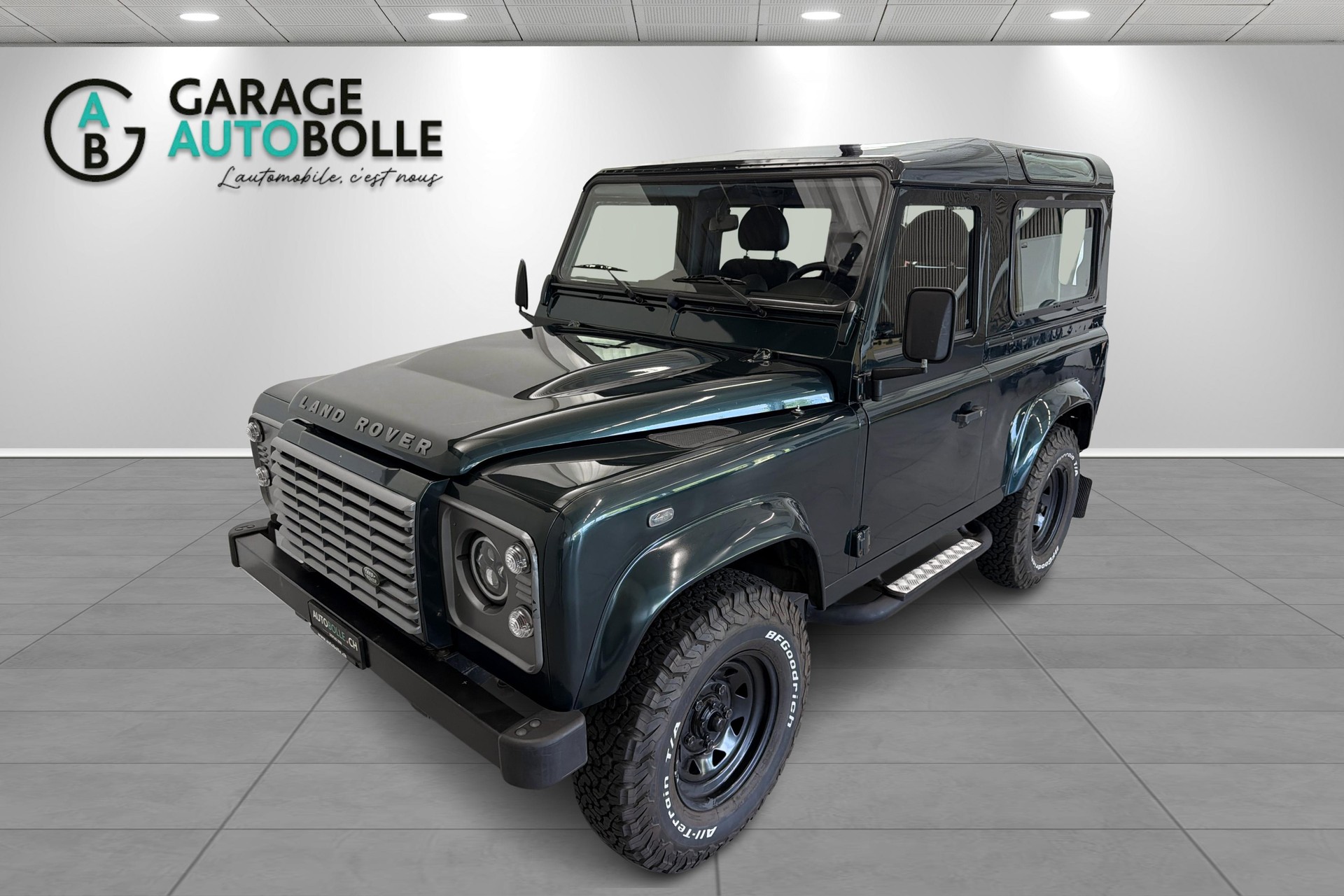 LAND ROVER Defender 90 2.2 TD4 Station Wagon-image-21