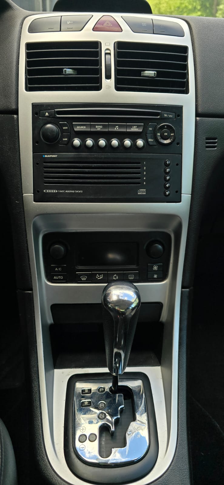 PEUGEOT 307 2.0 16V XS automatique-image-8