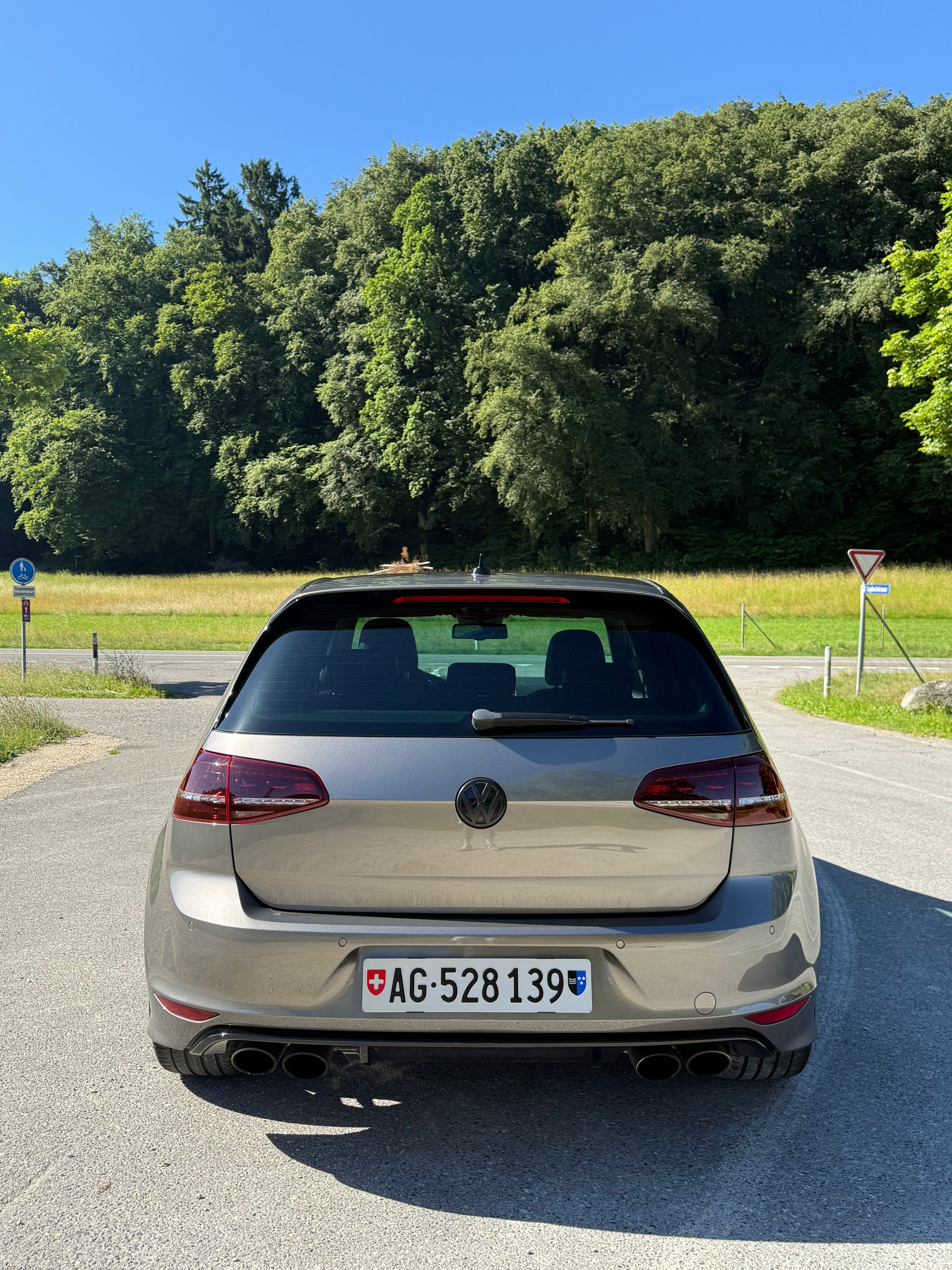 VW 2.0 TSI R DSG 4motion-image-2