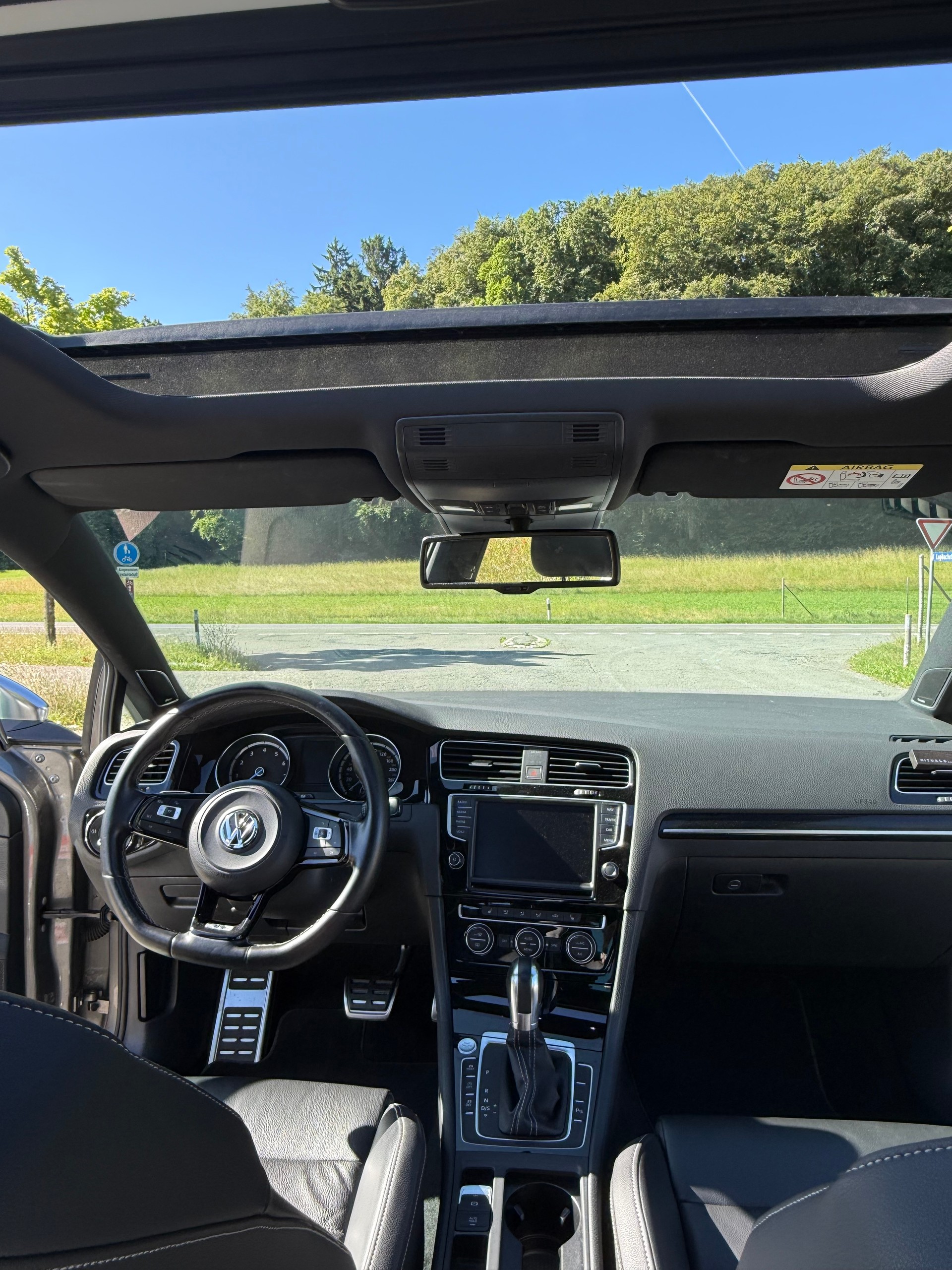 VW 2.0 TSI R DSG 4motion-image-5