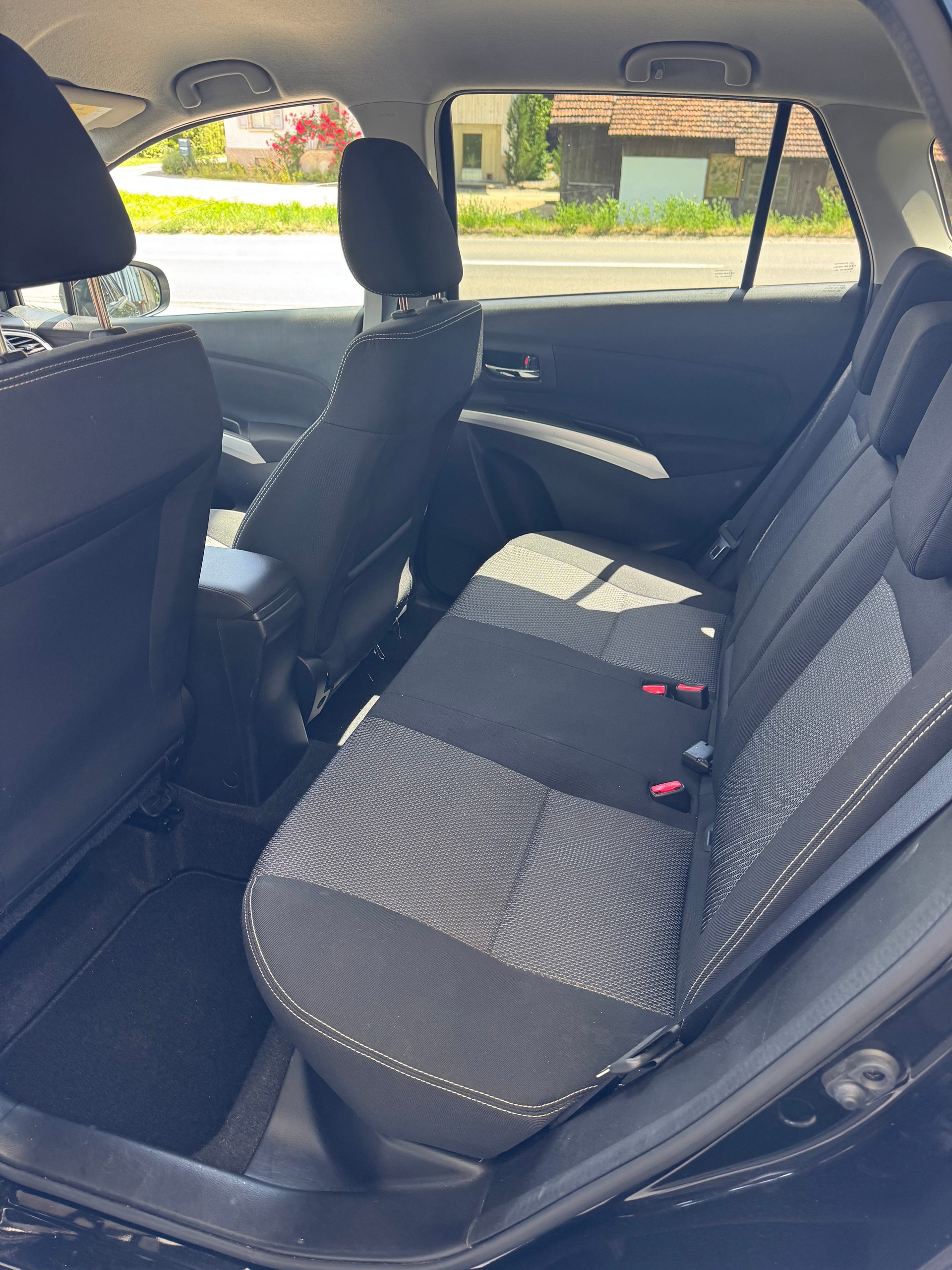 SUZUKI SX4 S-Cross 1.6 TD Compact+ 4WD TCSS-image-9