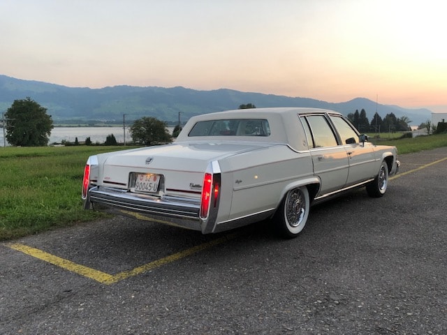 CADILLAC FLEETWOOD-image-2