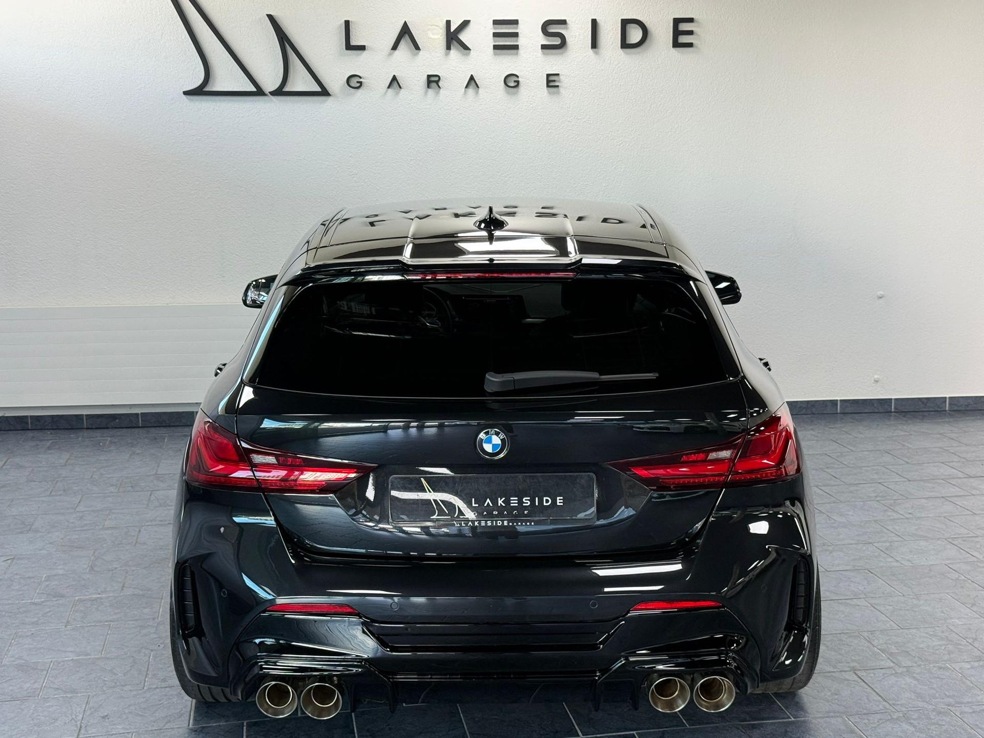 BMW M135i xDrive Steptronic-image-4
