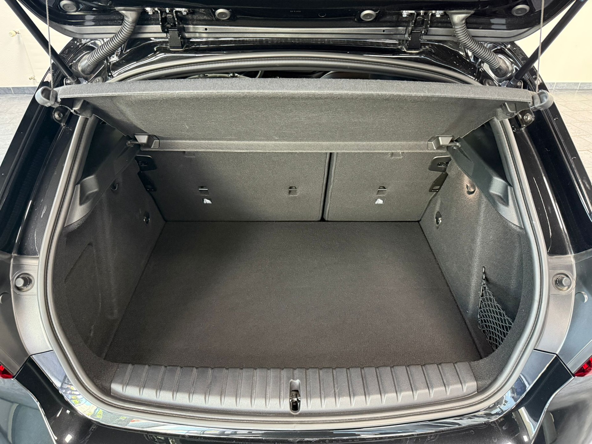 BMW M135i xDrive Steptronic-image-26