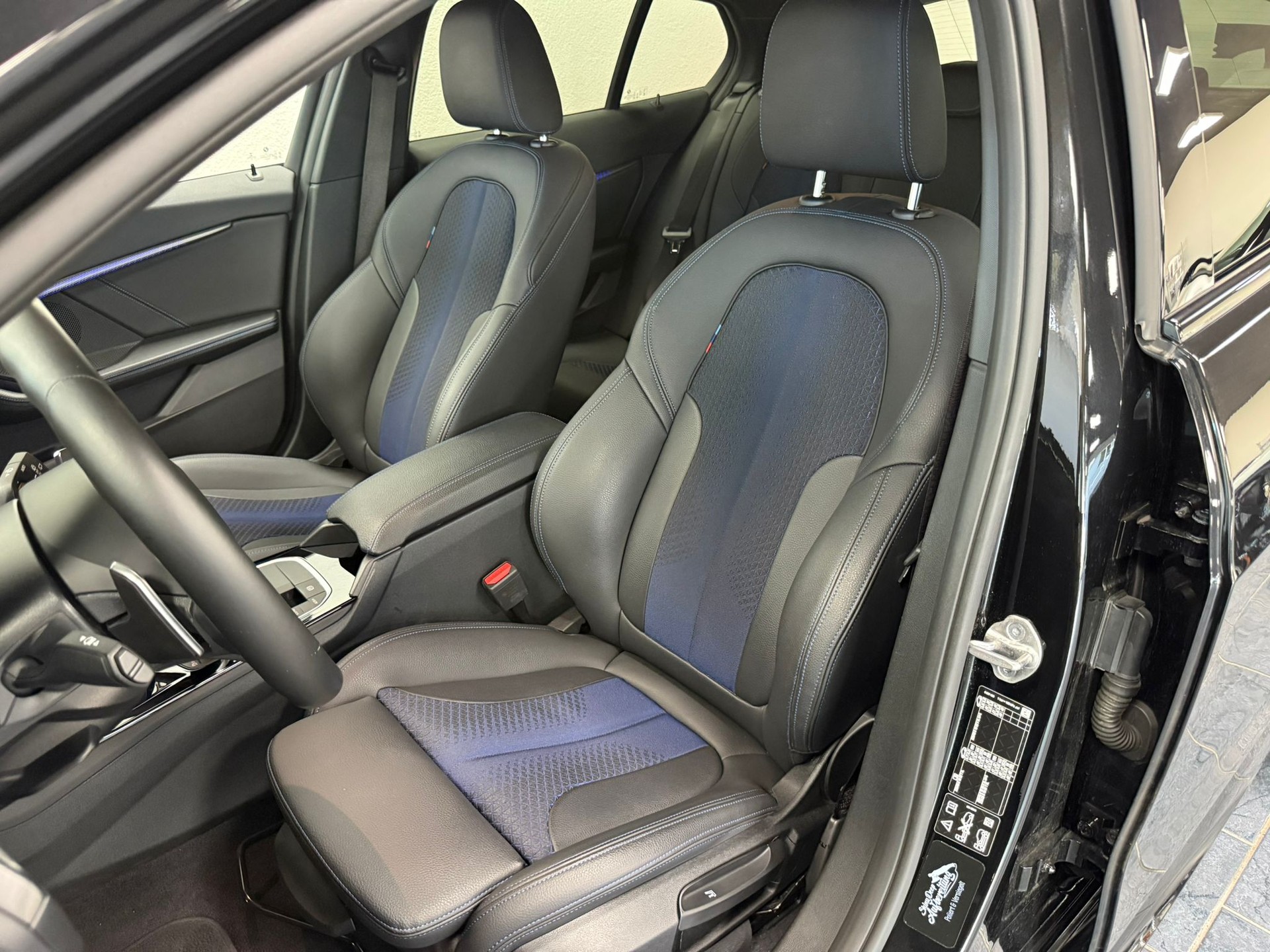 BMW M135i xDrive Steptronic-image-14
