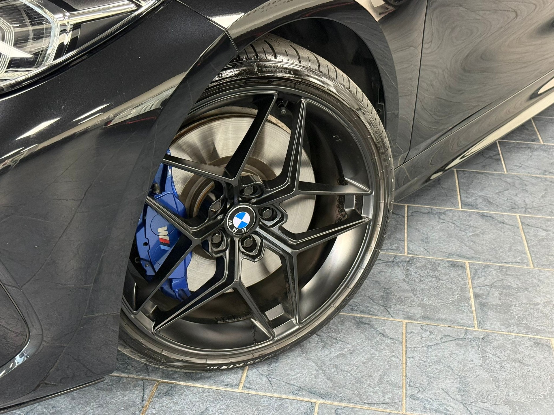 BMW M135i xDrive Steptronic-image-7