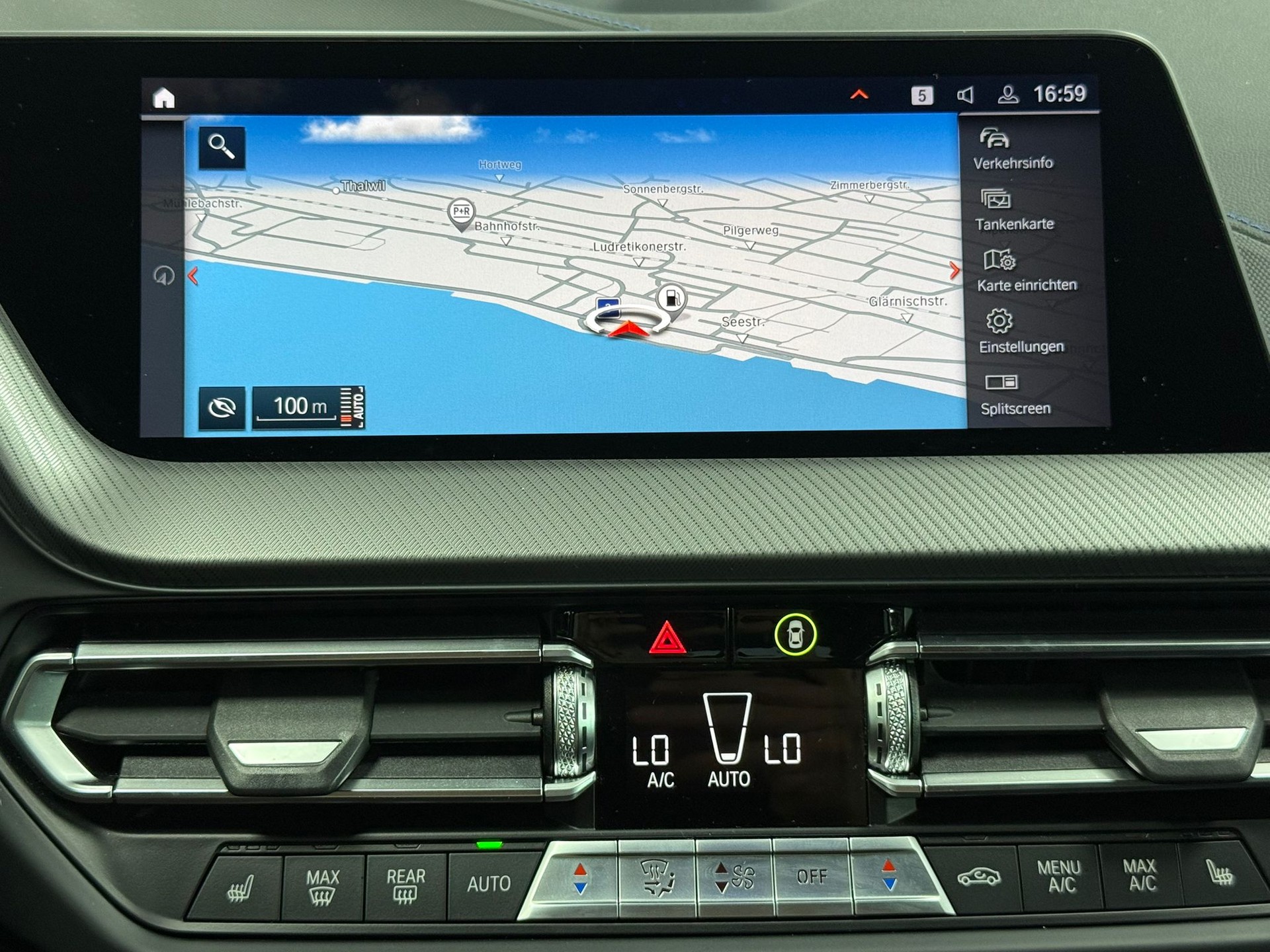 BMW M135i xDrive Steptronic-image-19
