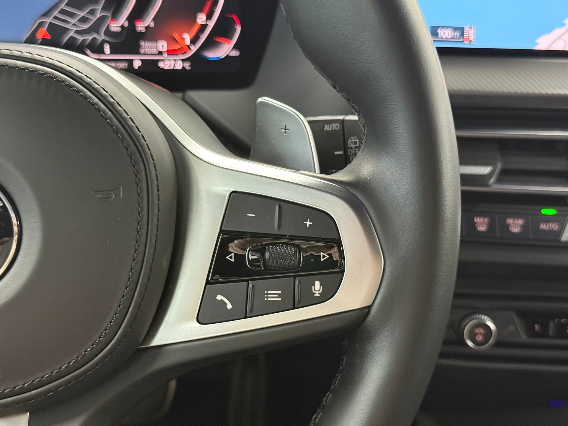 BMW M135i xDrive Steptronic-image-17