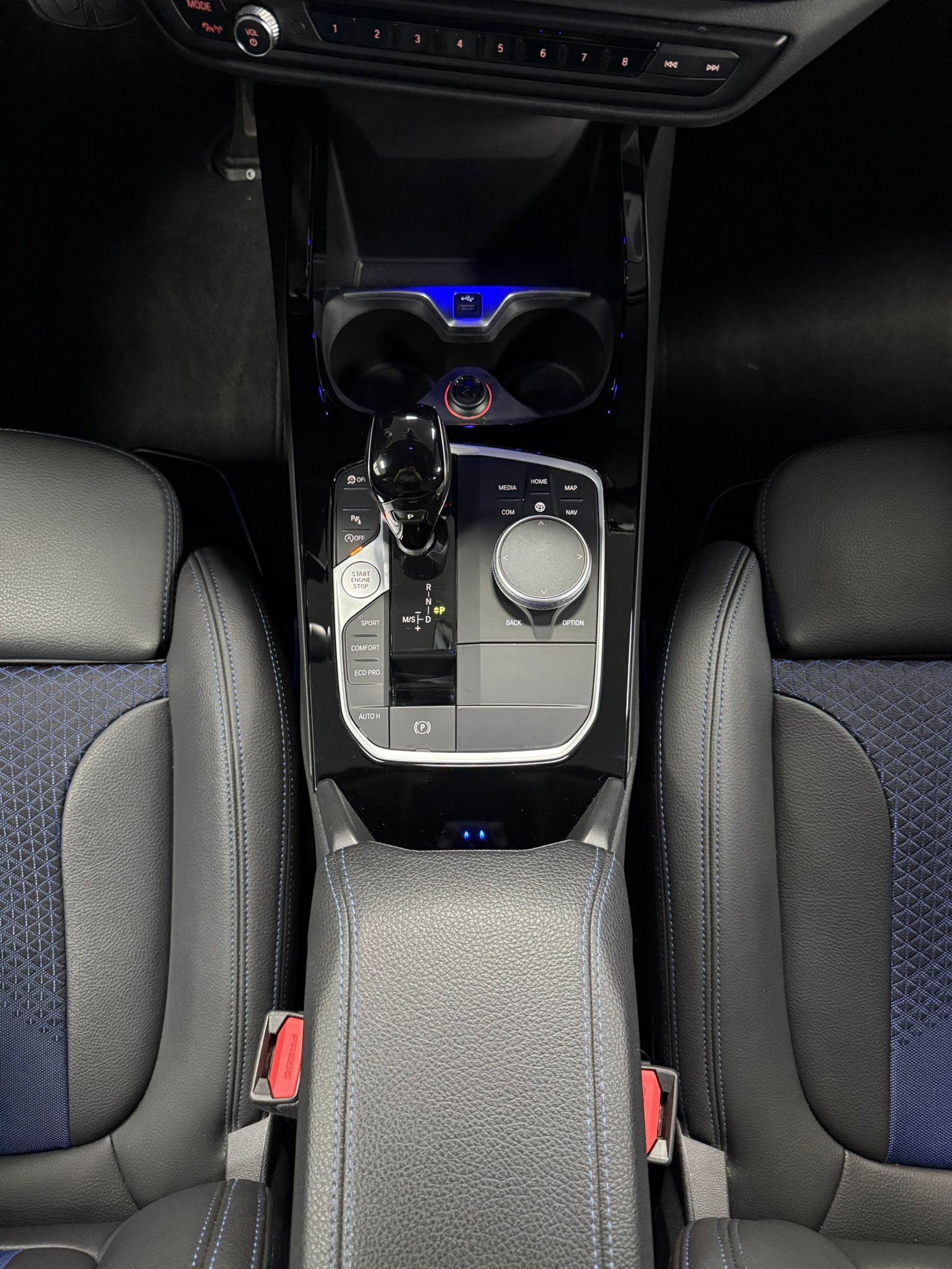 BMW M135i xDrive Steptronic-image-21