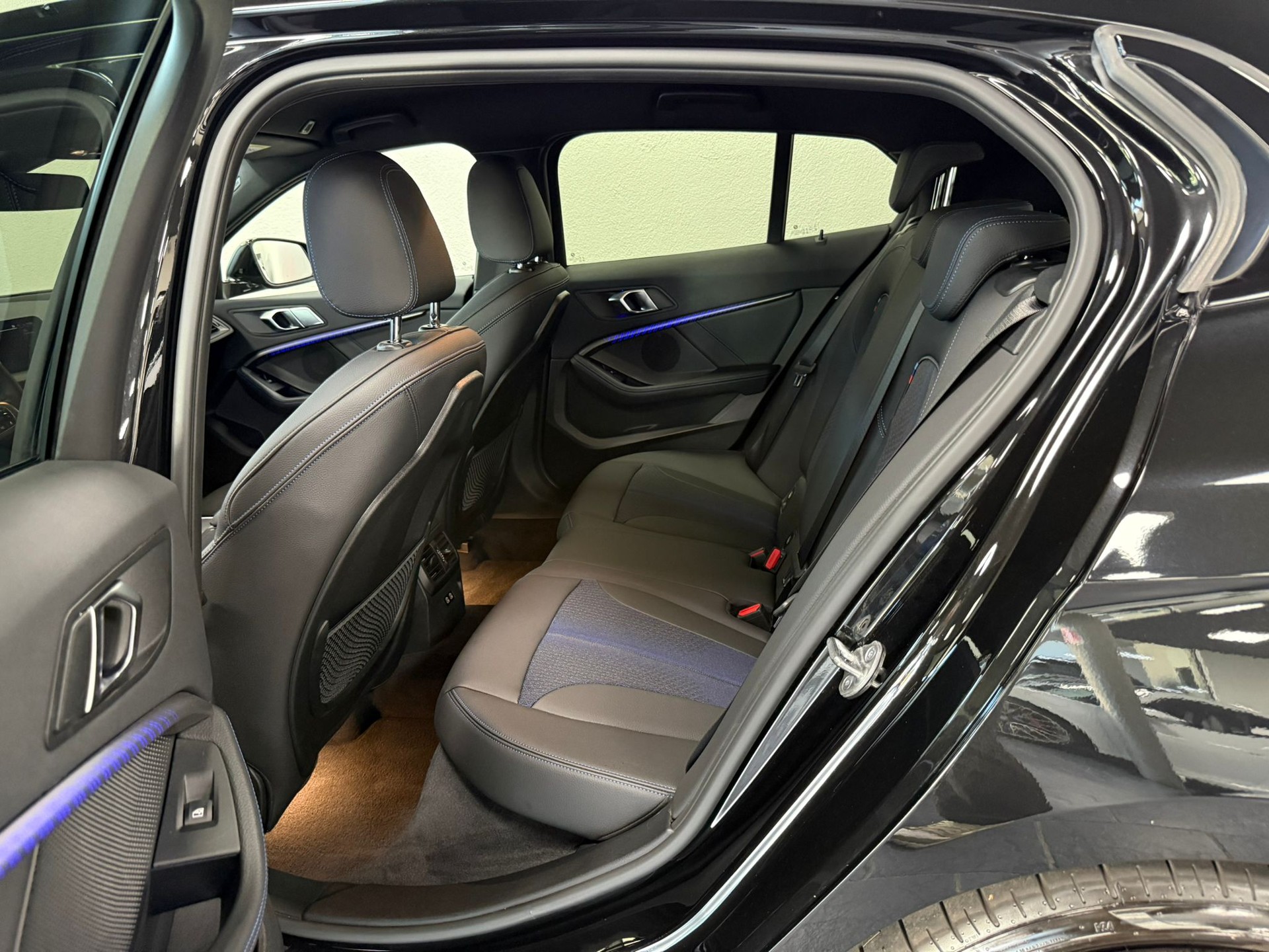 BMW M135i xDrive Steptronic-image-11