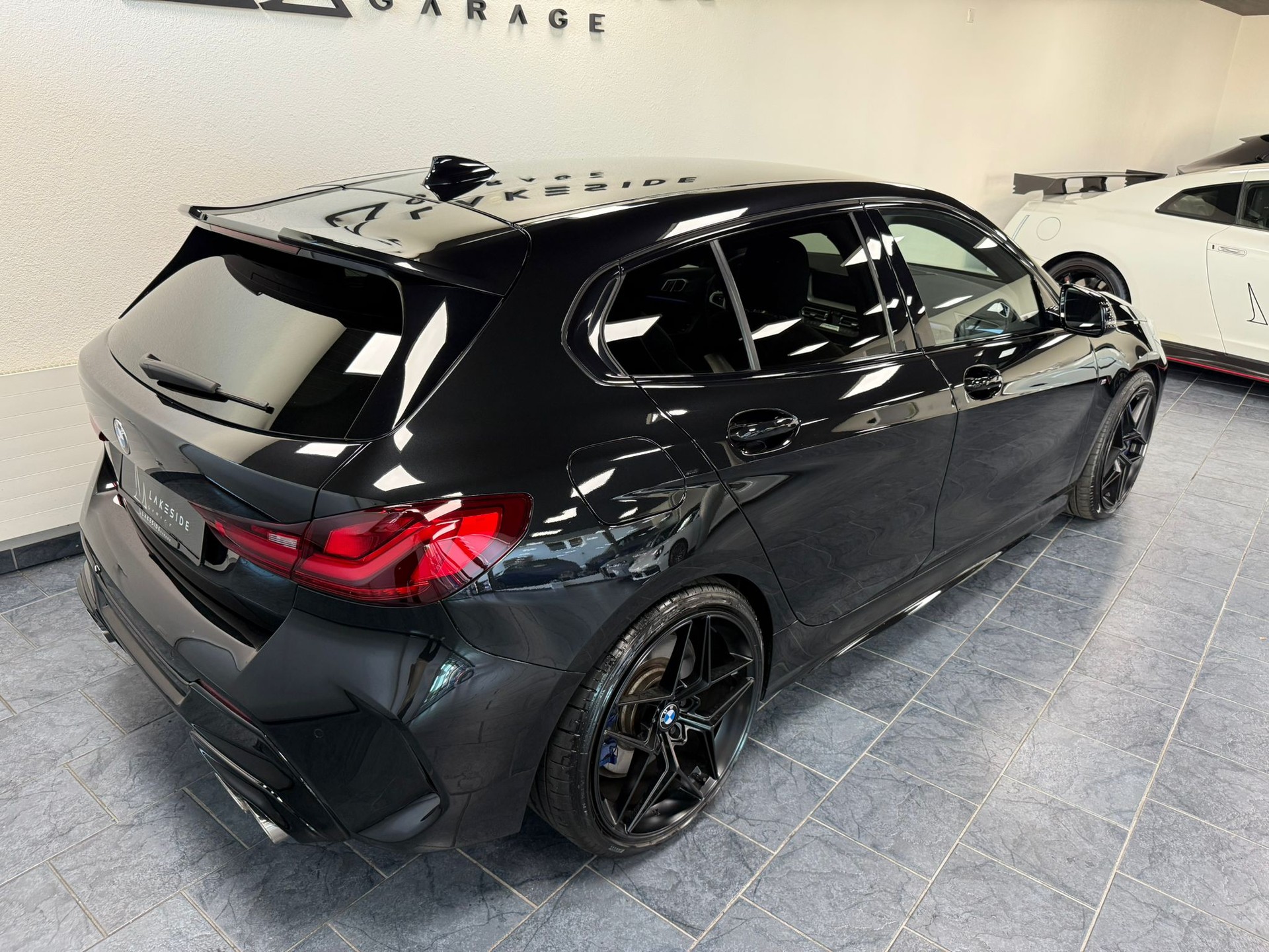 BMW M135i xDrive Steptronic-image-3