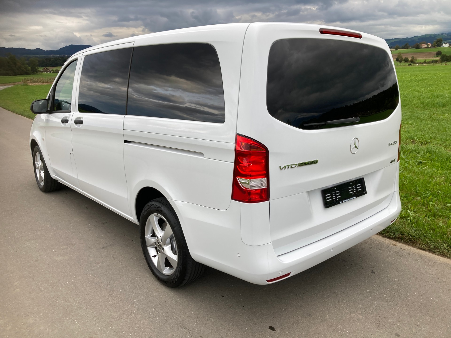 MERCEDES-BENZ Vito 114 BlueTec Tourer Select 4Matic 7G-Tronic-image-3