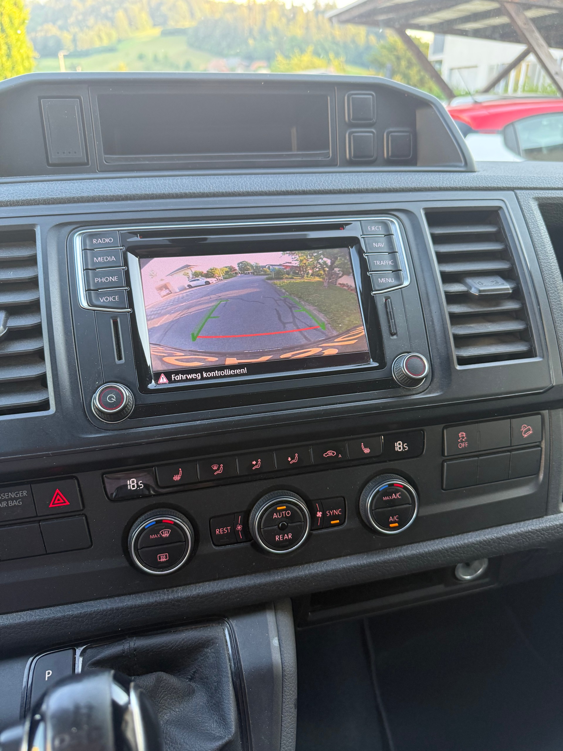 VW T6 2.0 TDI 4Motion DSG-image-10