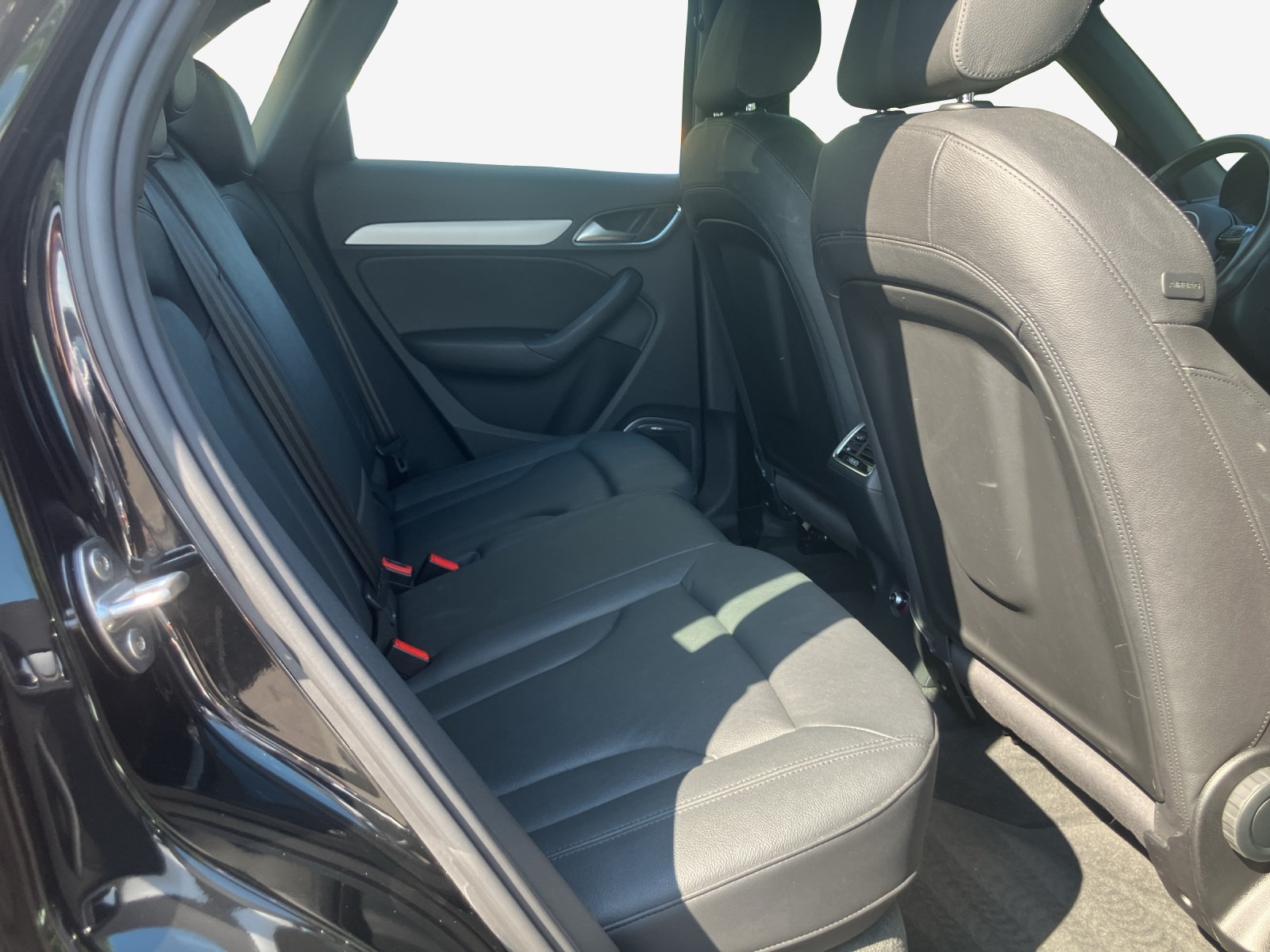 AUDI Q3 2.0 TFSI sport quattro S-tronic-image-13
